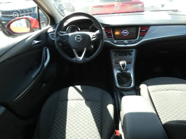Opel Astra view 14