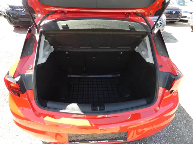 Opel Astra view 12