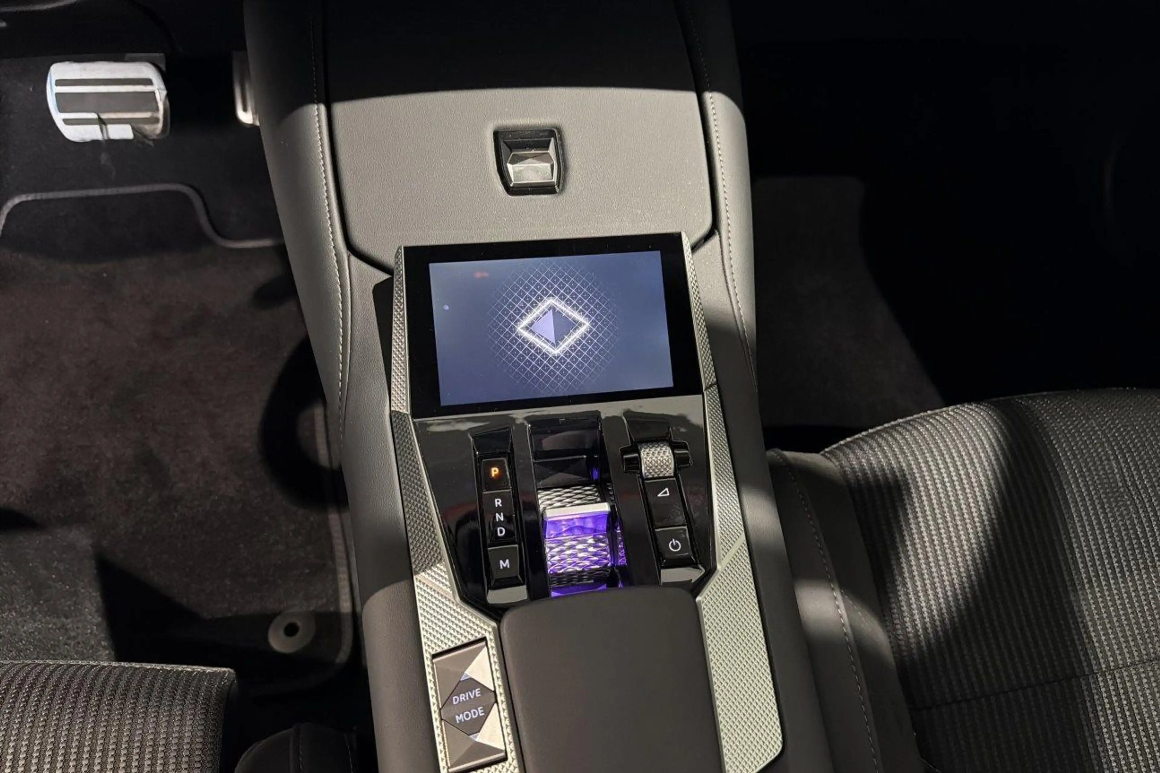 DS Automobiles DS 4 Etoile — photo 15