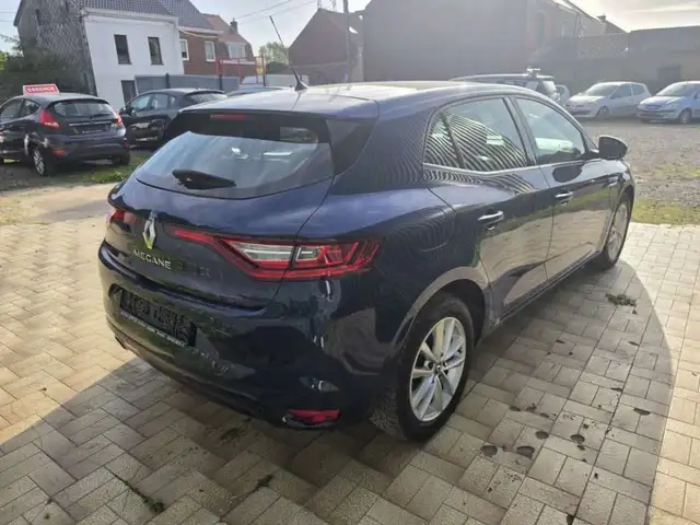 Renault Megane view 5