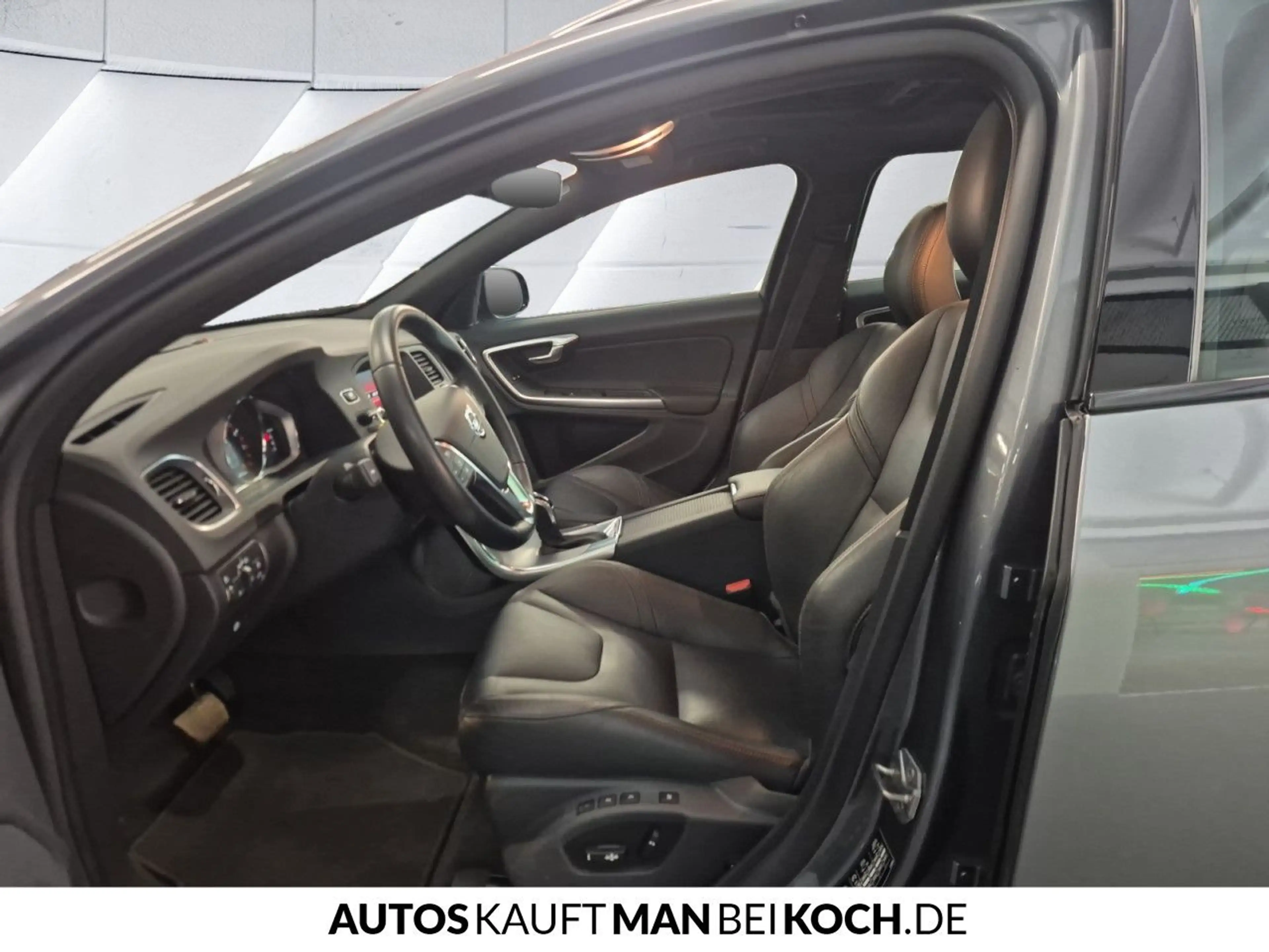 Volvo V60 Cross Country V60CC T5 AWD Automatik ACC BiXenon GSHD Kamera AHK — photo 7