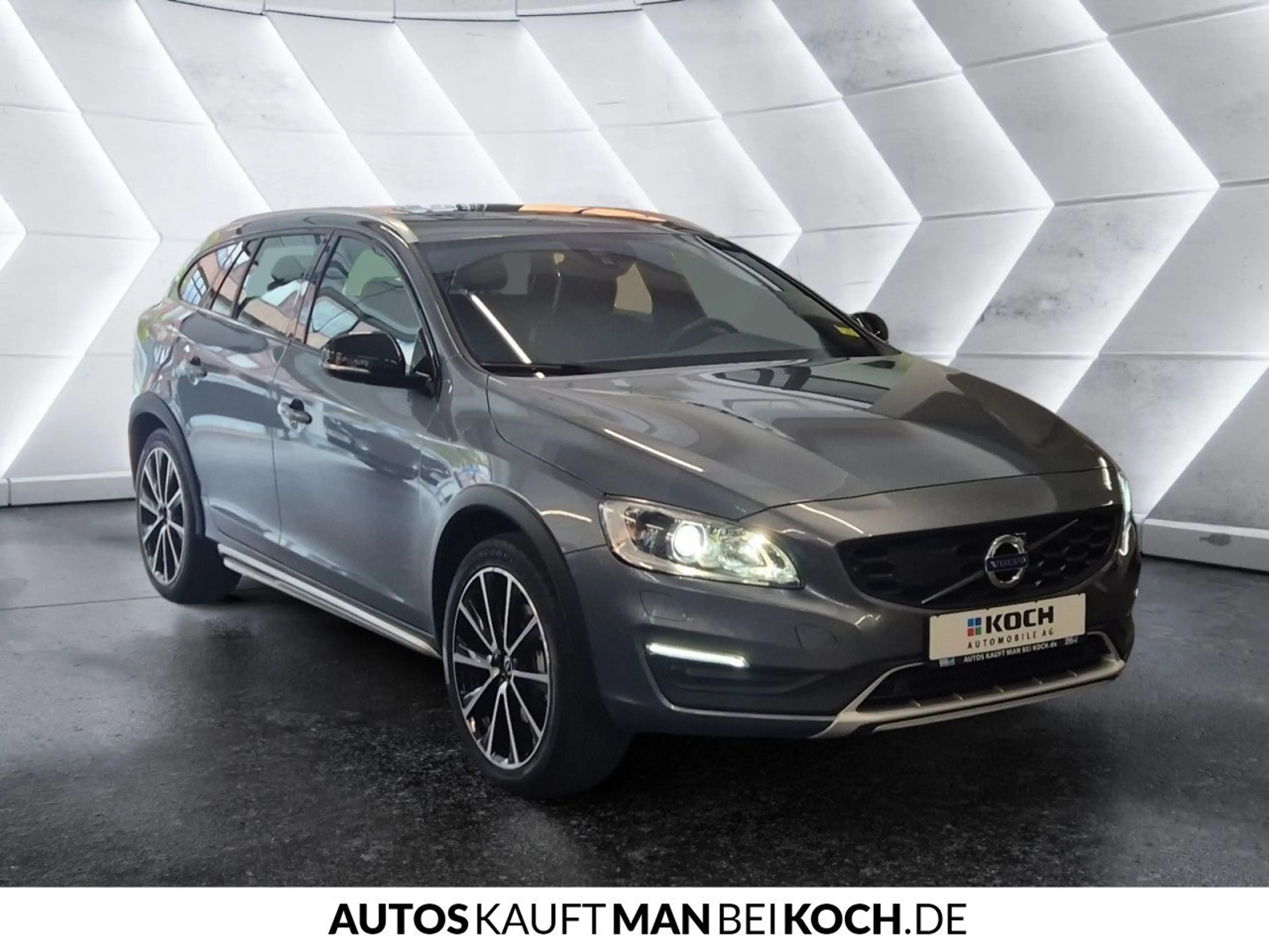 Volvo V60 Cross Country V60CC T5 AWD Automatik ACC BiXenon GSHD Kamera AHK — photo 6