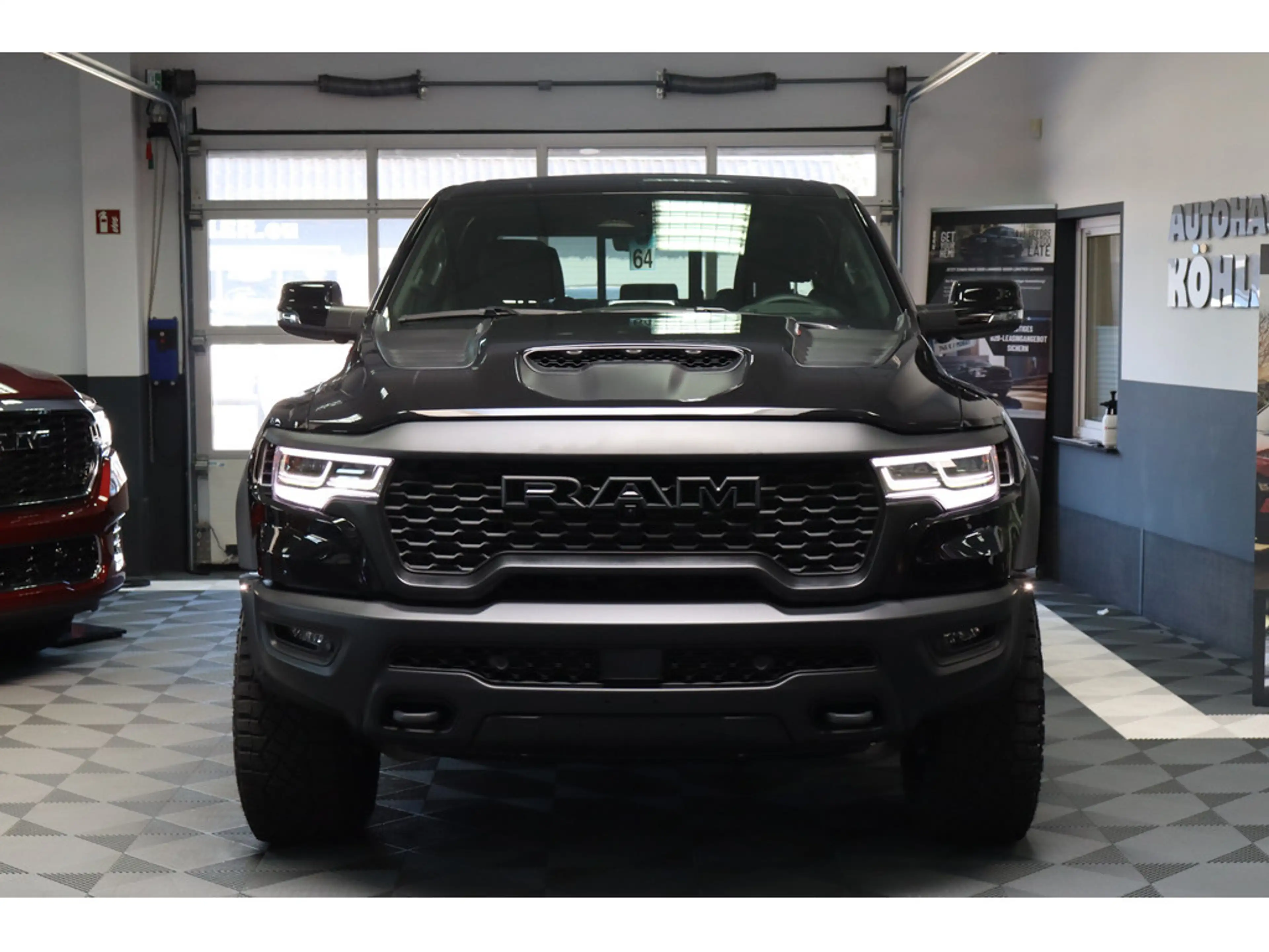 Dodge RAM RHO, 3,5T AHK TRX LOOK 540PS PDC LEDER — photo 3