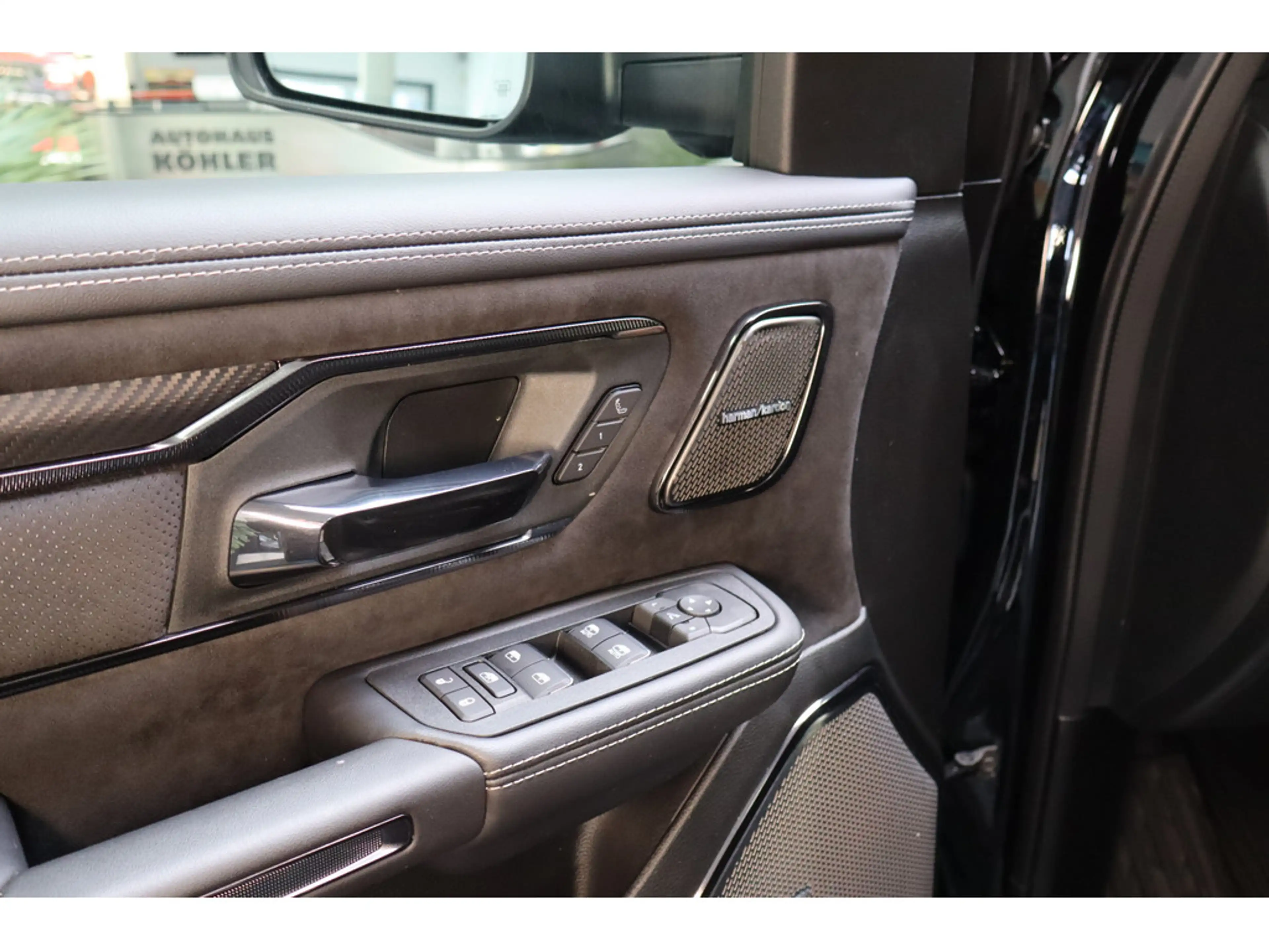 Dodge RAM RHO, 3,5T AHK TRX LOOK 540PS PDC LEDER — photo 8