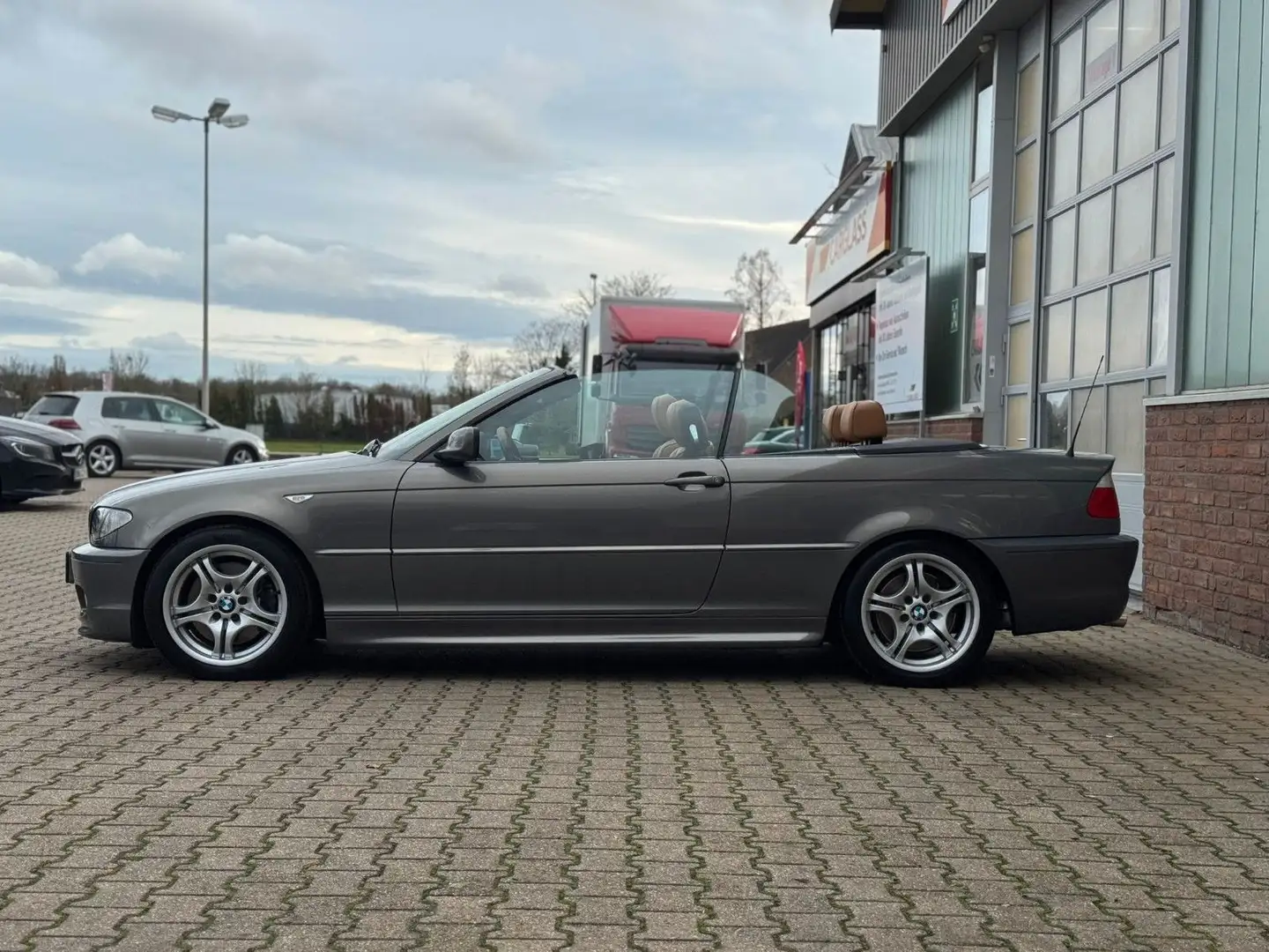BMW 330 Ci Cabrio Individual M-Paket Grau - 2