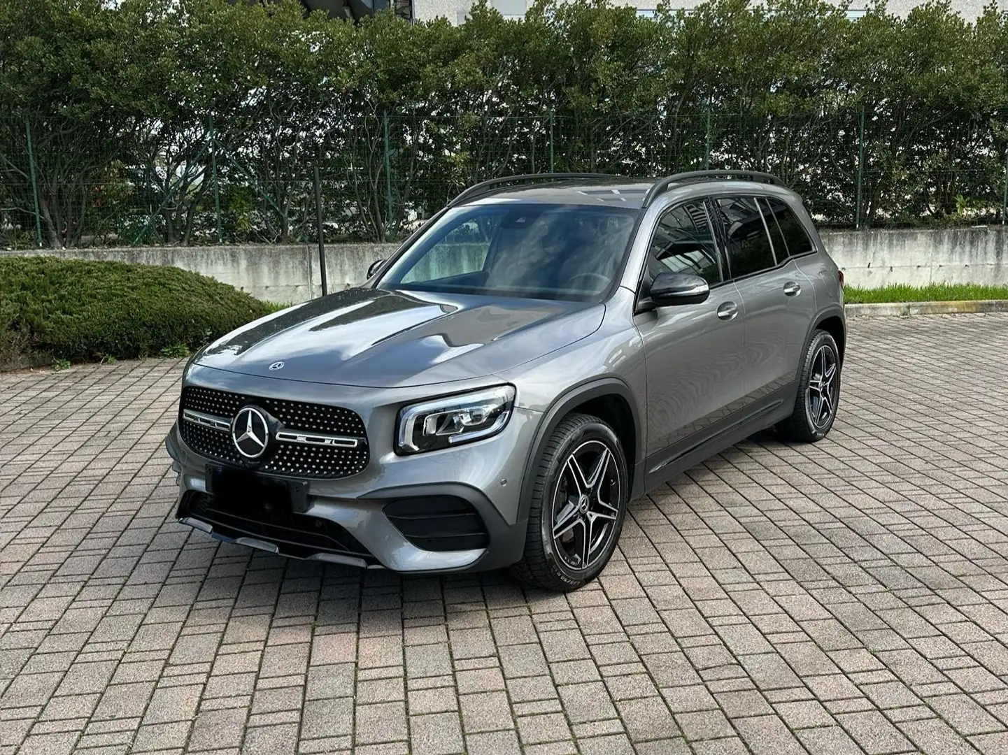 Mercedes-Benz GLB 200 PREMIUM Gri - 1