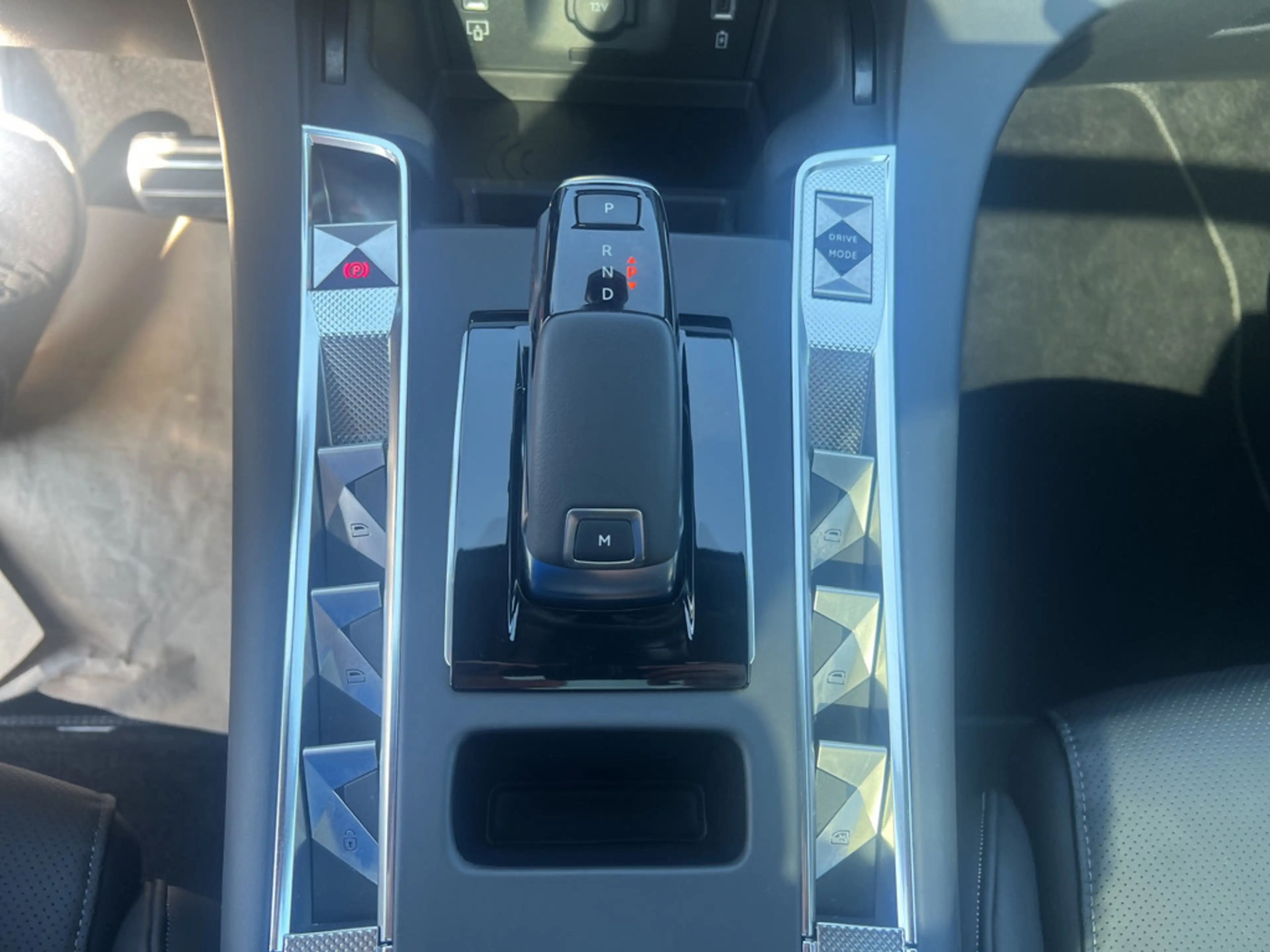 DS Automobiles DS 7 BlueHDI 1.5 Opera PANORAMADACH — photo 15