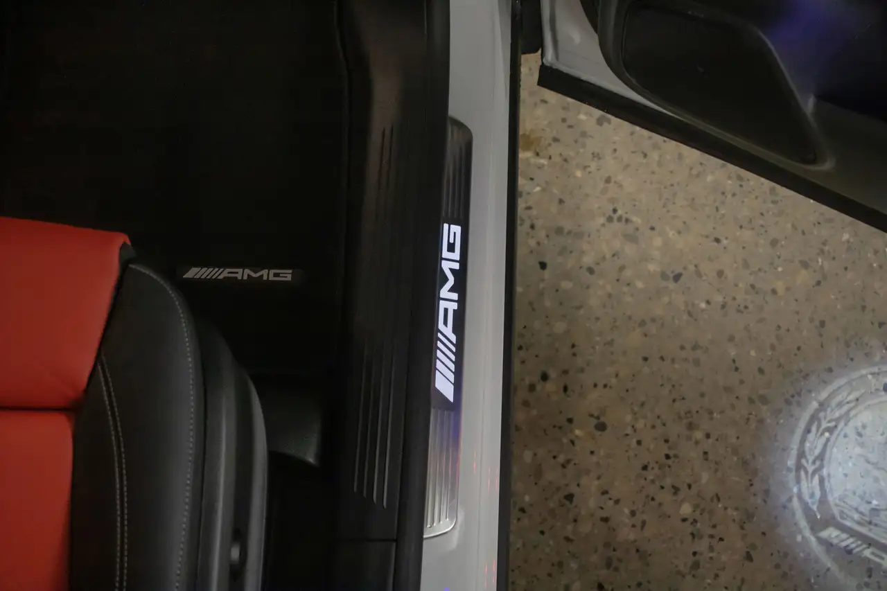 Mercedes-Benz GLA снимка Mercedes-Benz GLA
