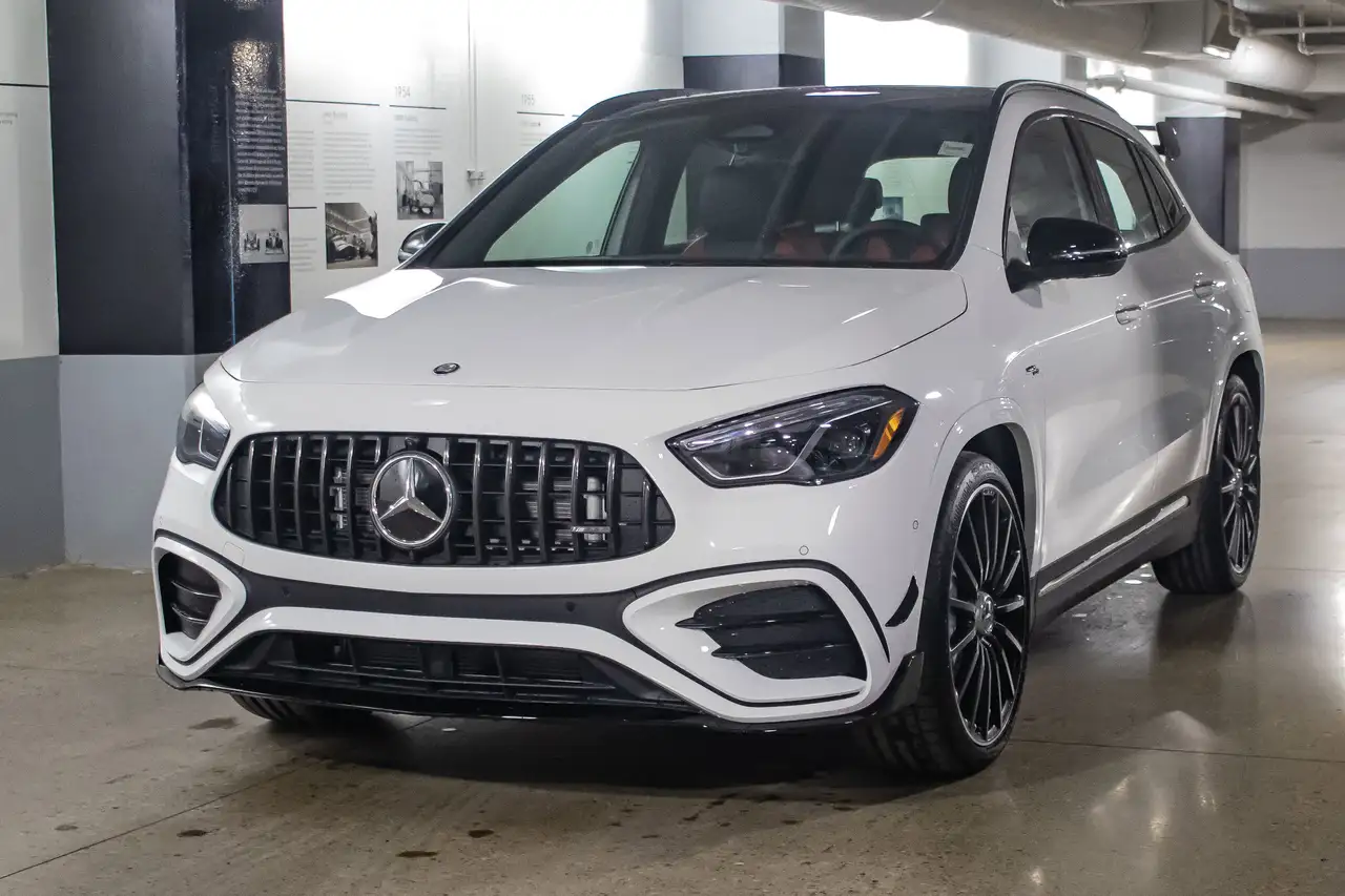 Mercedes-Benz GLA снимка Mercedes-Benz GLA