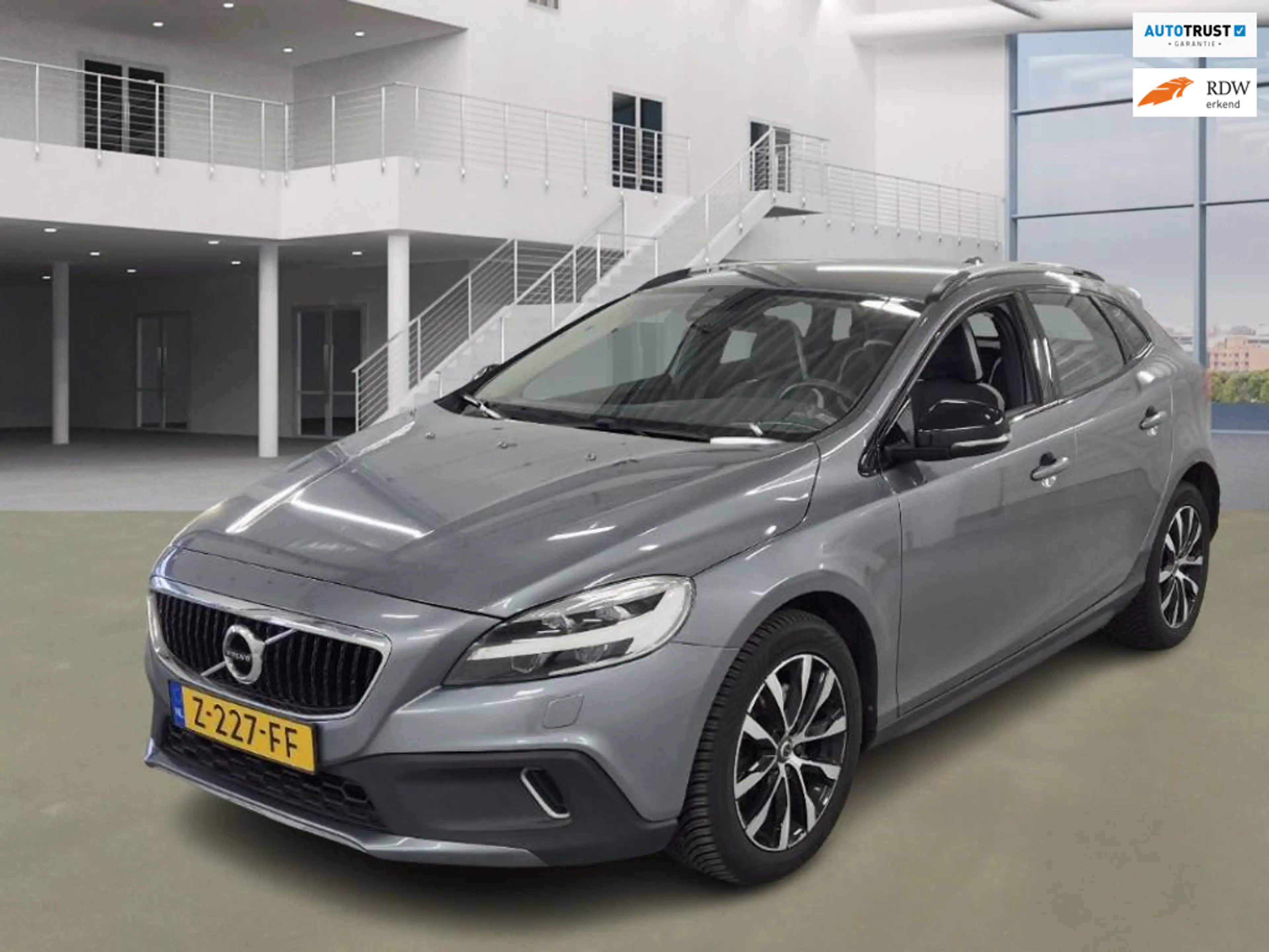 Volvo V40 Cross Country 1.5 T3 Polar+ Luxury — photo 15