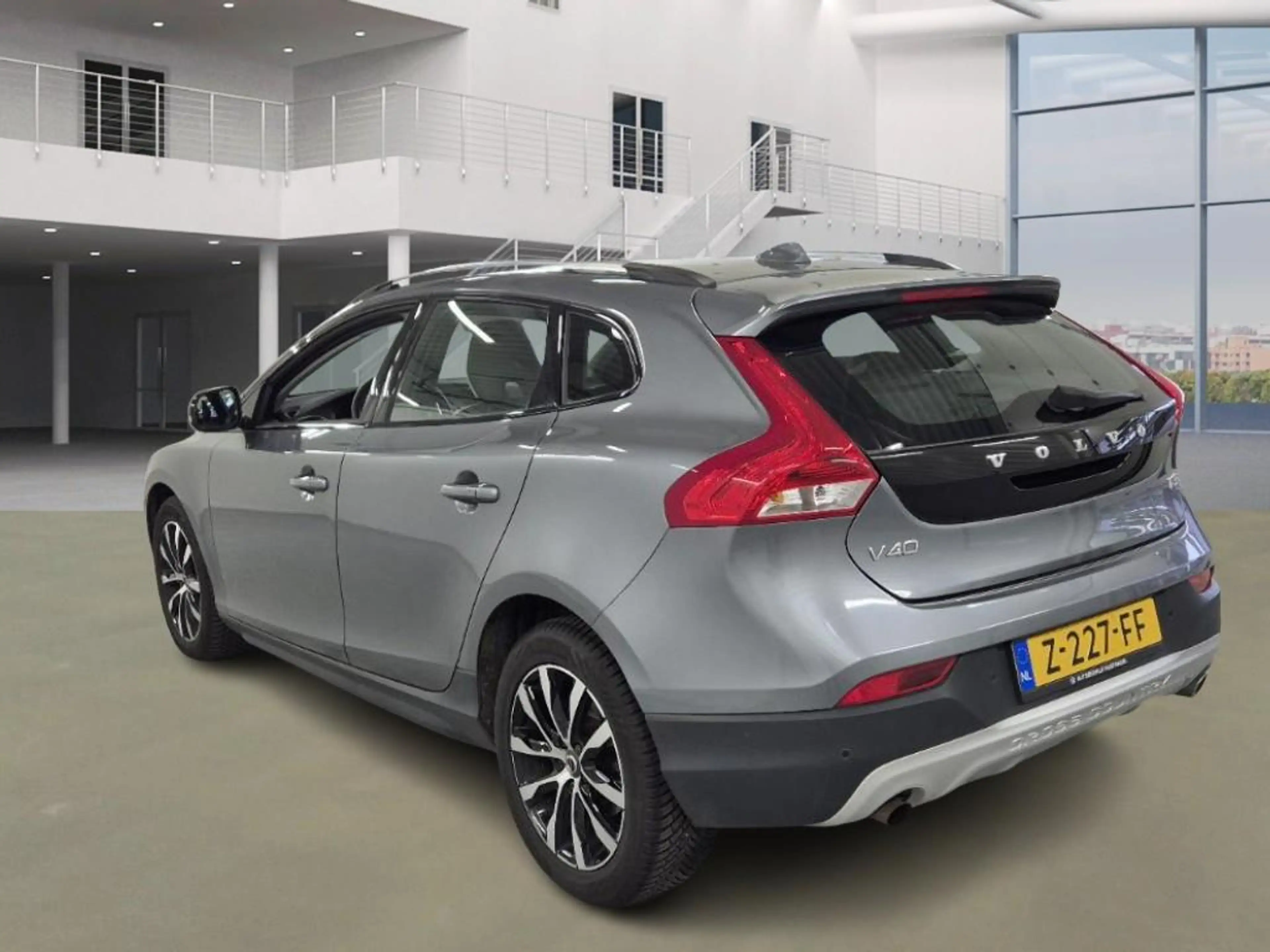 Volvo V40 Cross Country 1.5 T3 Polar+ Luxury — photo 4