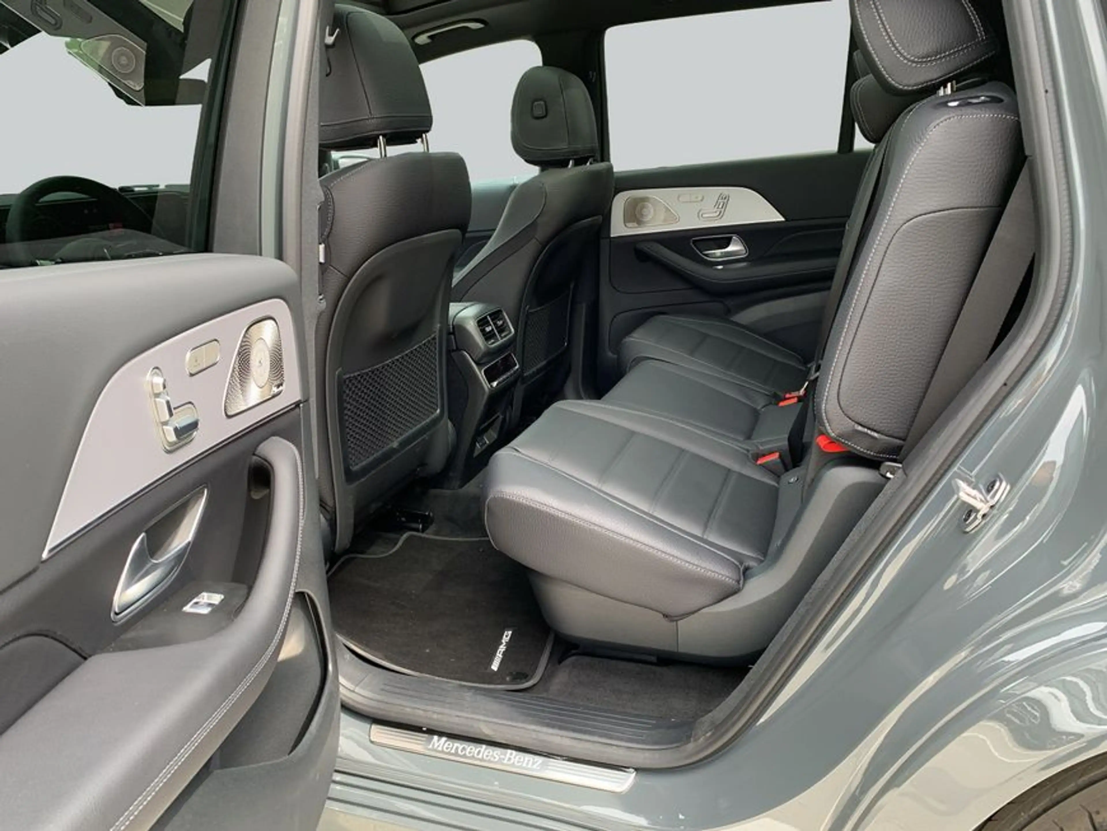 Mercedes-Benz GLS 450 GLS — photo 10