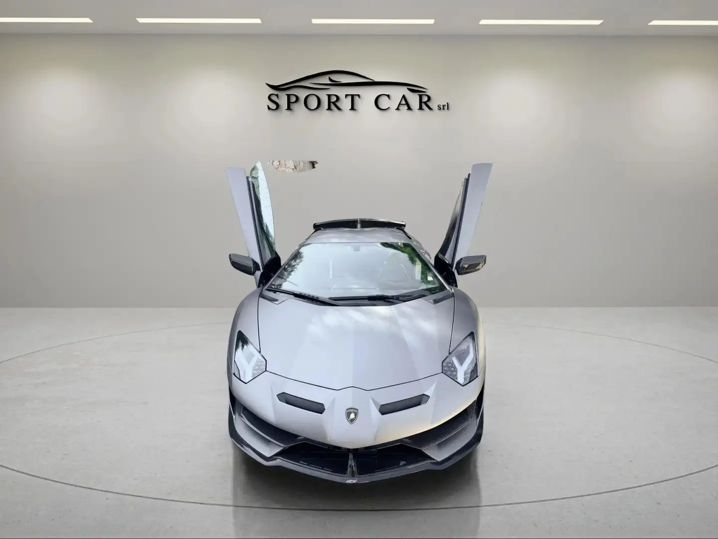 Lamborghini Aventador SVJ 6.5 V12 Grau - 2