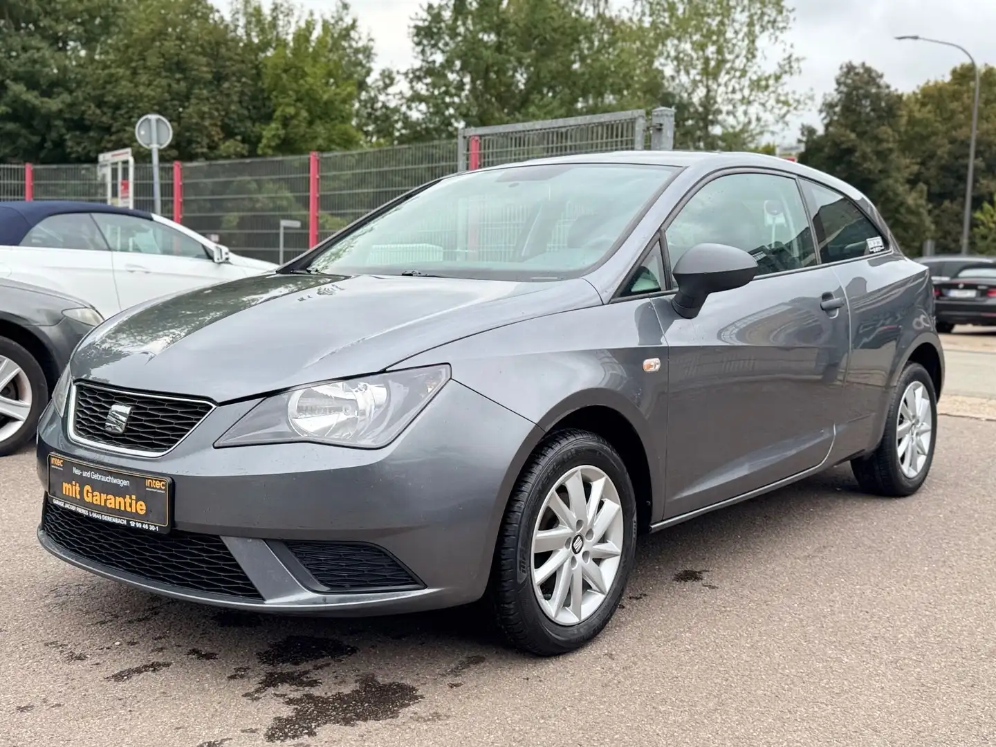 SEAT Ibiza SC Reference Salsa Grau - 1