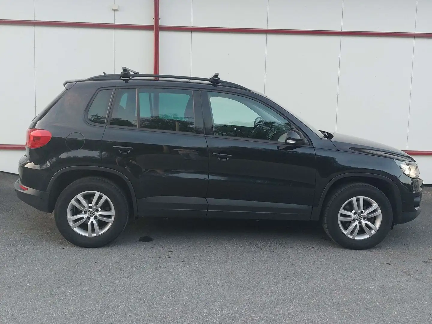 Volkswagen Tiguan Tiguan 2.0 CR TDi Sport Zwart - 2