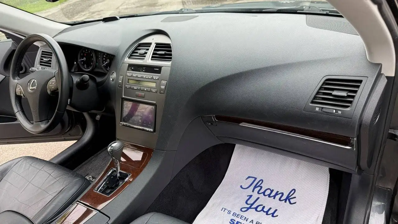 Lexus ES photo Lexus ES