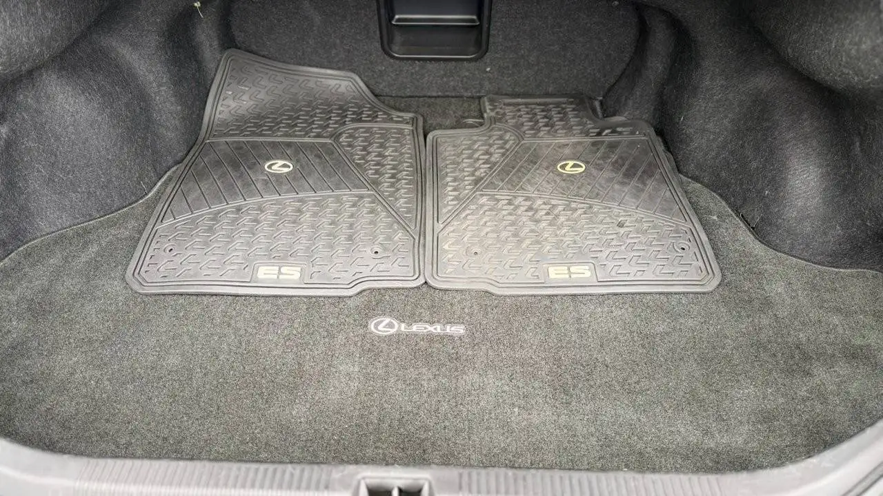 Lexus ES photo Lexus ES