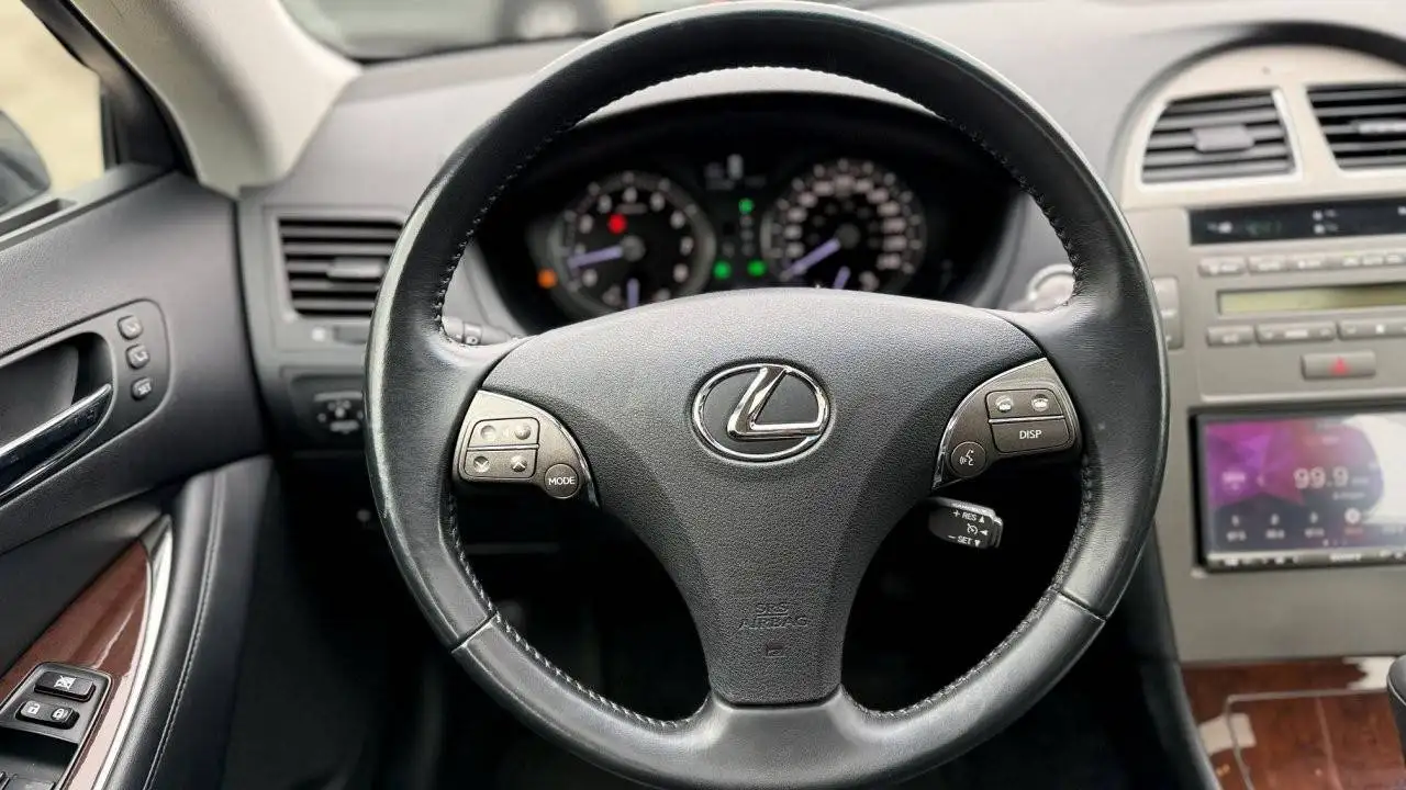 Lexus ES photo Lexus ES