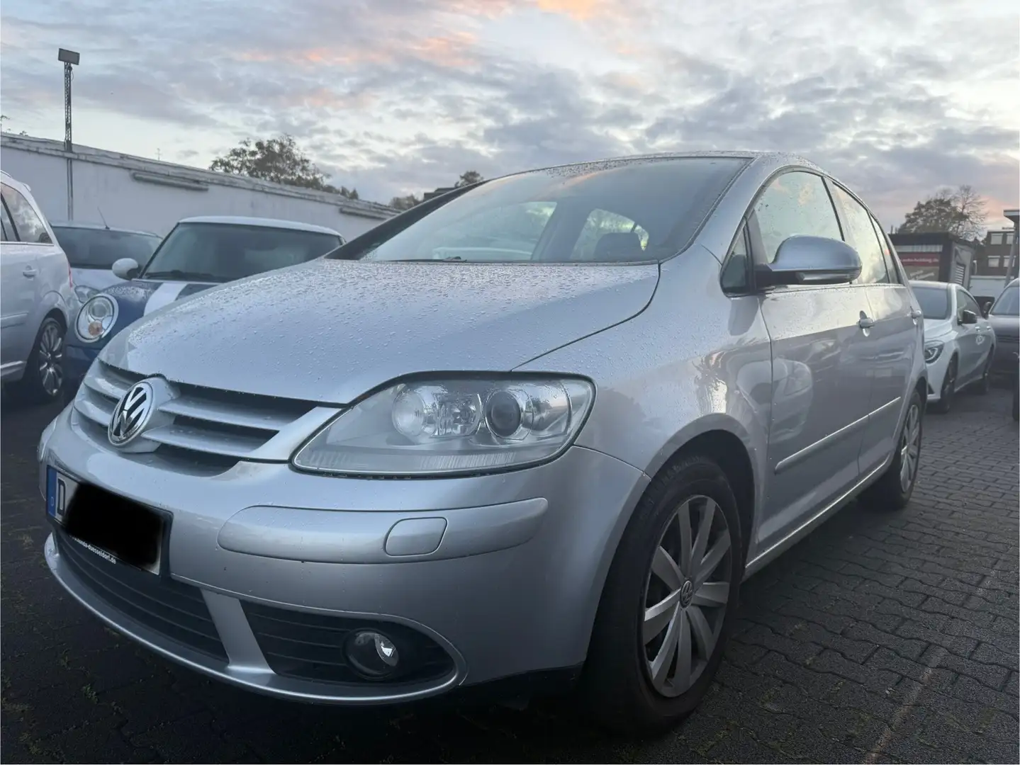 Volkswagen Golf Plus Golf V Plus 1.6 Automatik Tour Xenon Sitzheizung Silber - 1