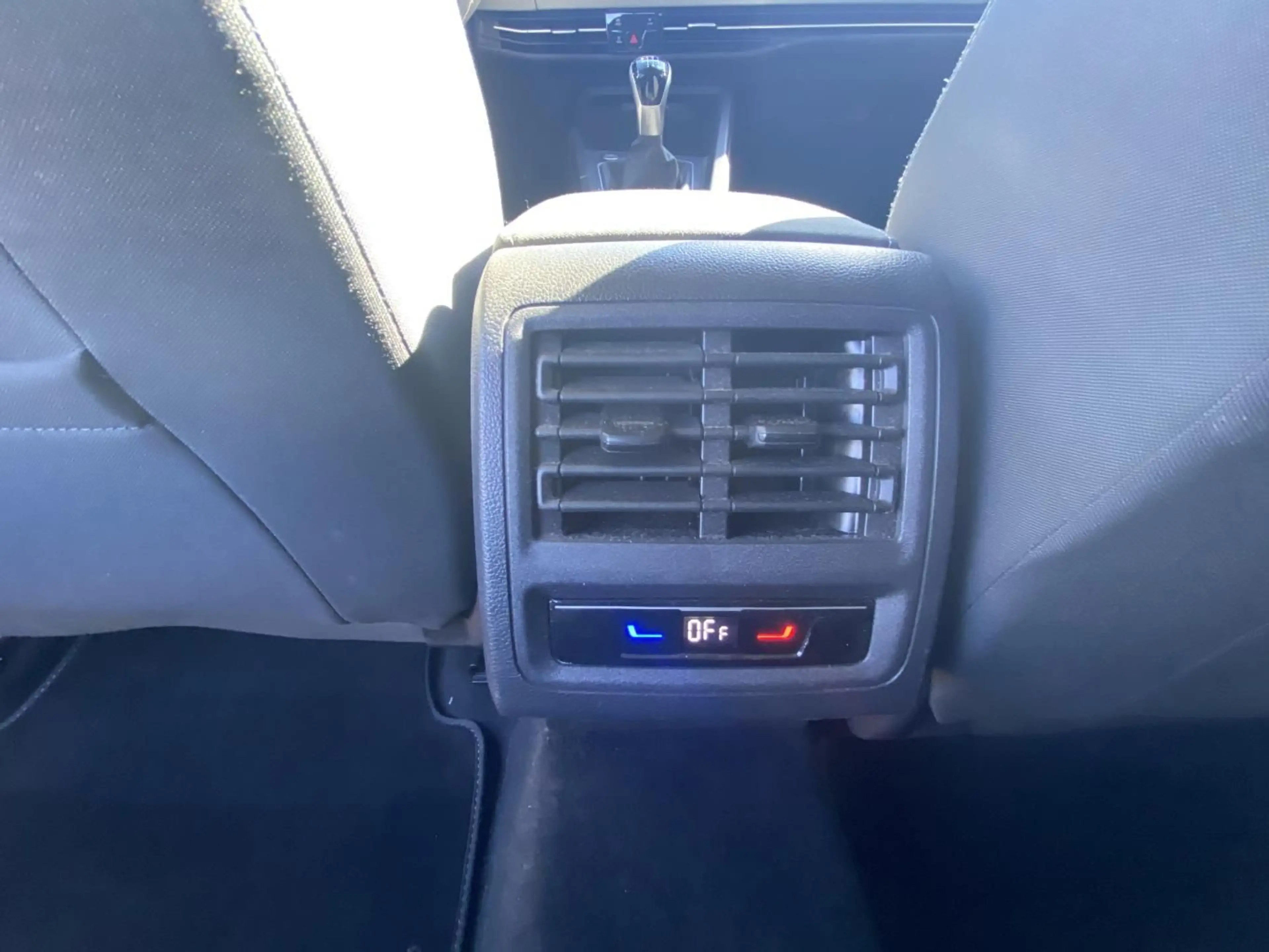 Volkswagen Golf Variant 2.0 TDI Life APP-CONNECT+AHK+ACTIVE — photo 11
