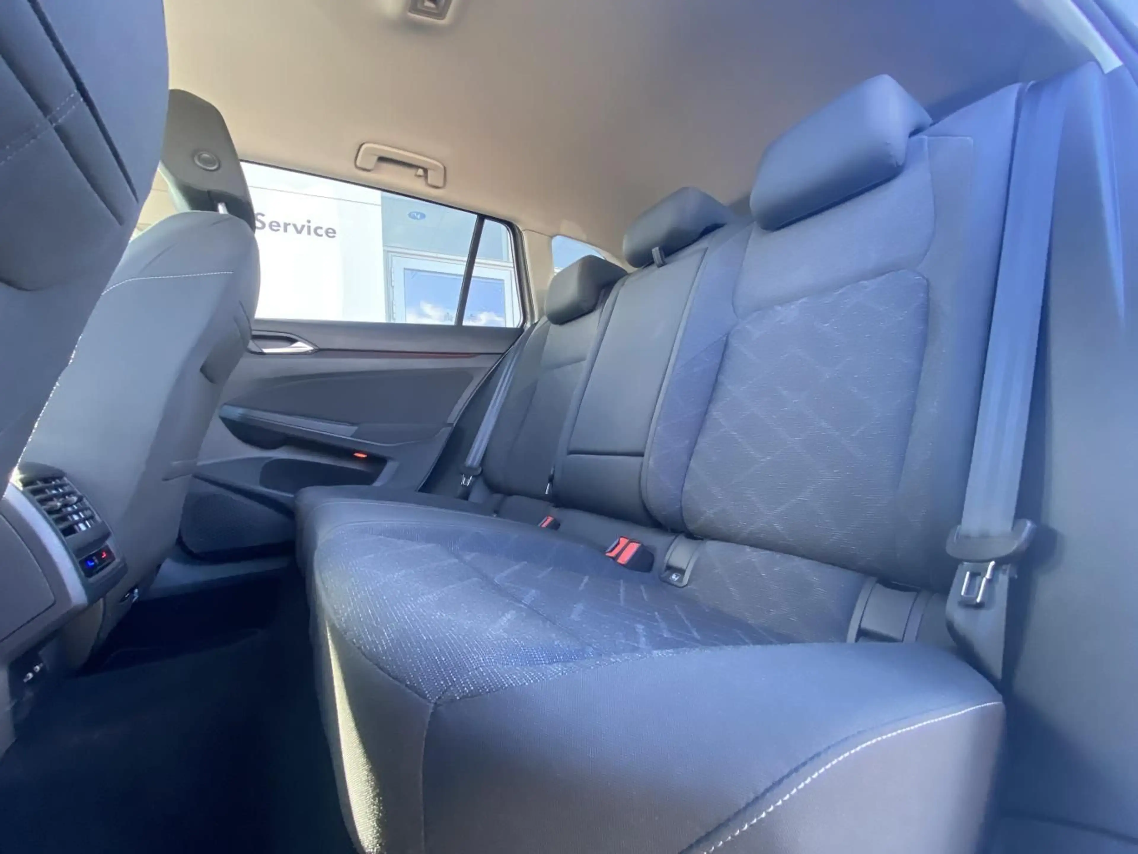 Volkswagen Golf Variant 2.0 TDI Life APP-CONNECT+AHK+ACTIVE — photo 10