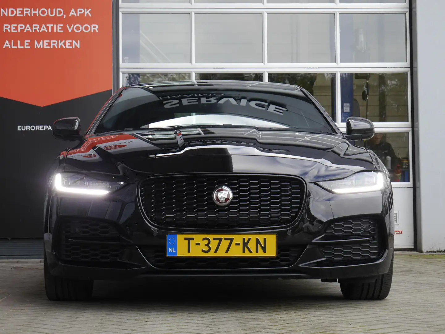 Jaguar XE 2.0 P250 SE | 1800 KG trekgewicht | Apple carplay/ Noir - 2
