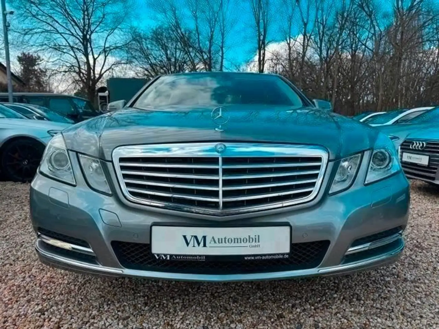 Mercedes-Benz E 300 BlueEFFICIENCY Pano*Navi*Tempo*SitzHz. Gris - 2