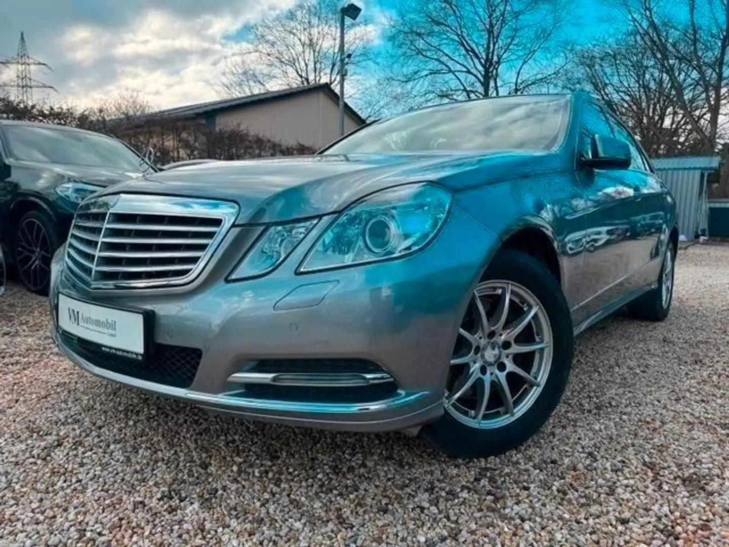 Mercedes-Benz E 300 BlueEFFICIENCY Pano*Navi*Tempo*SitzHz. Gris - 1