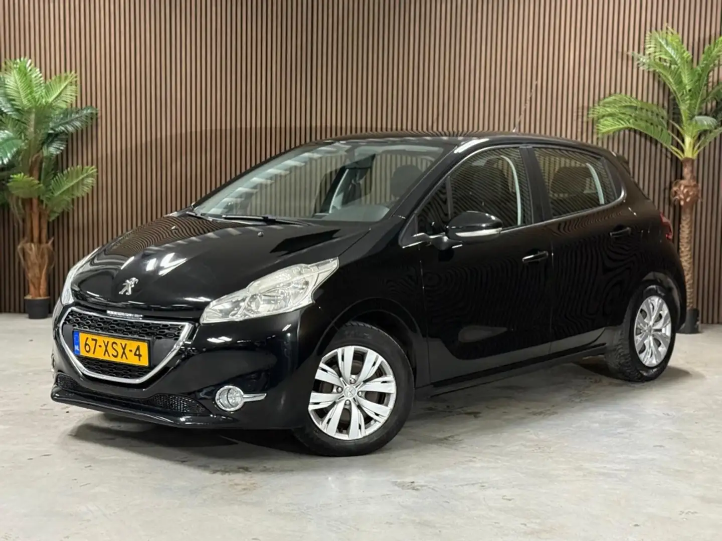 Peugeot 208 1.2 VTi Blue Lease Zwart - 1