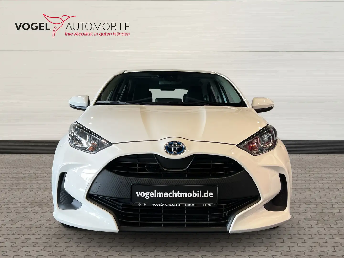 Toyota Yaris 1.5 Hybrid Business Edition +Navi+Kam.+SHZ Weiß - 2