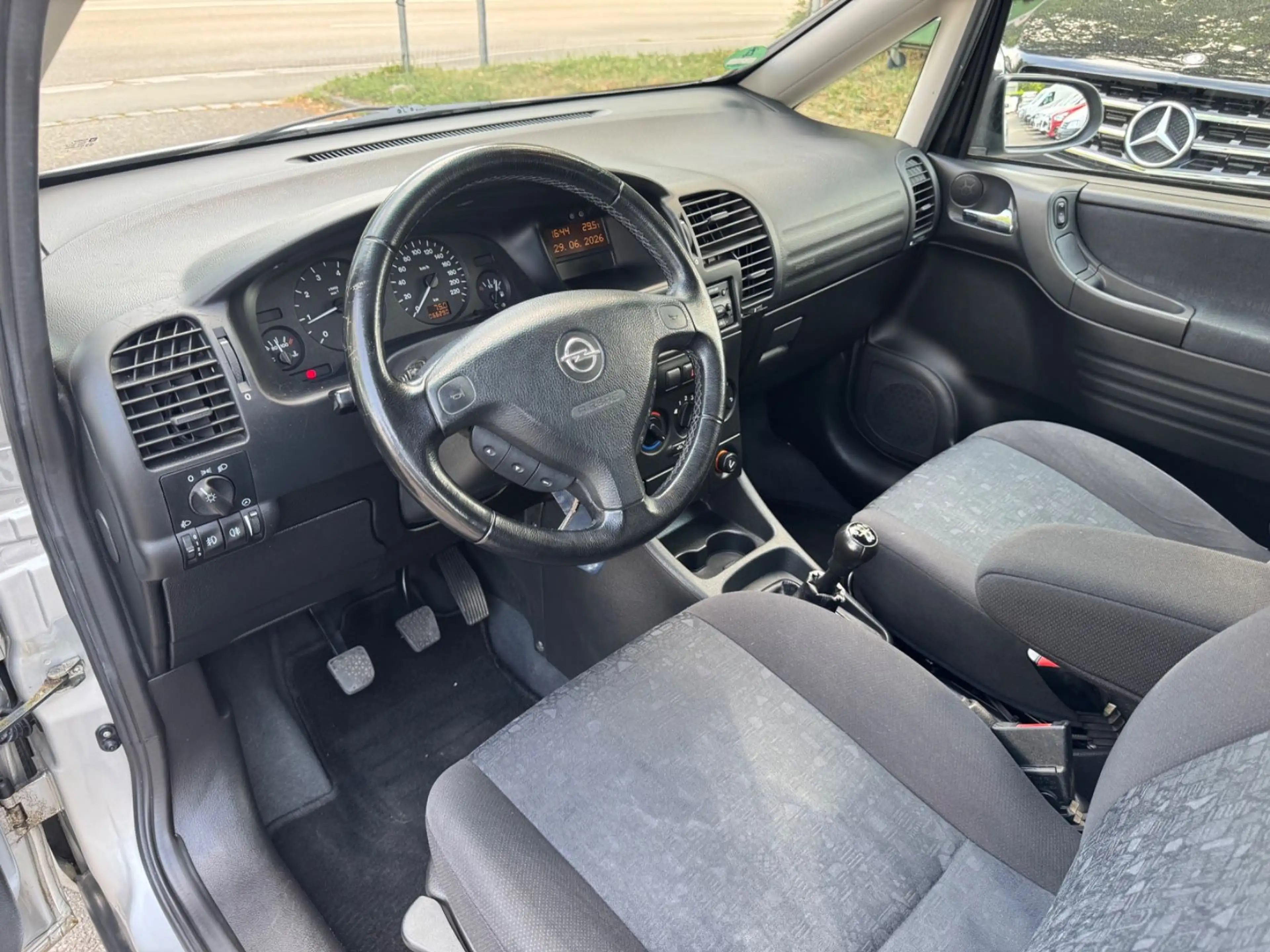 Opel Zafira Elegance 1.8 / 7 Sitze Klima AHK 1 Hand — photo 14