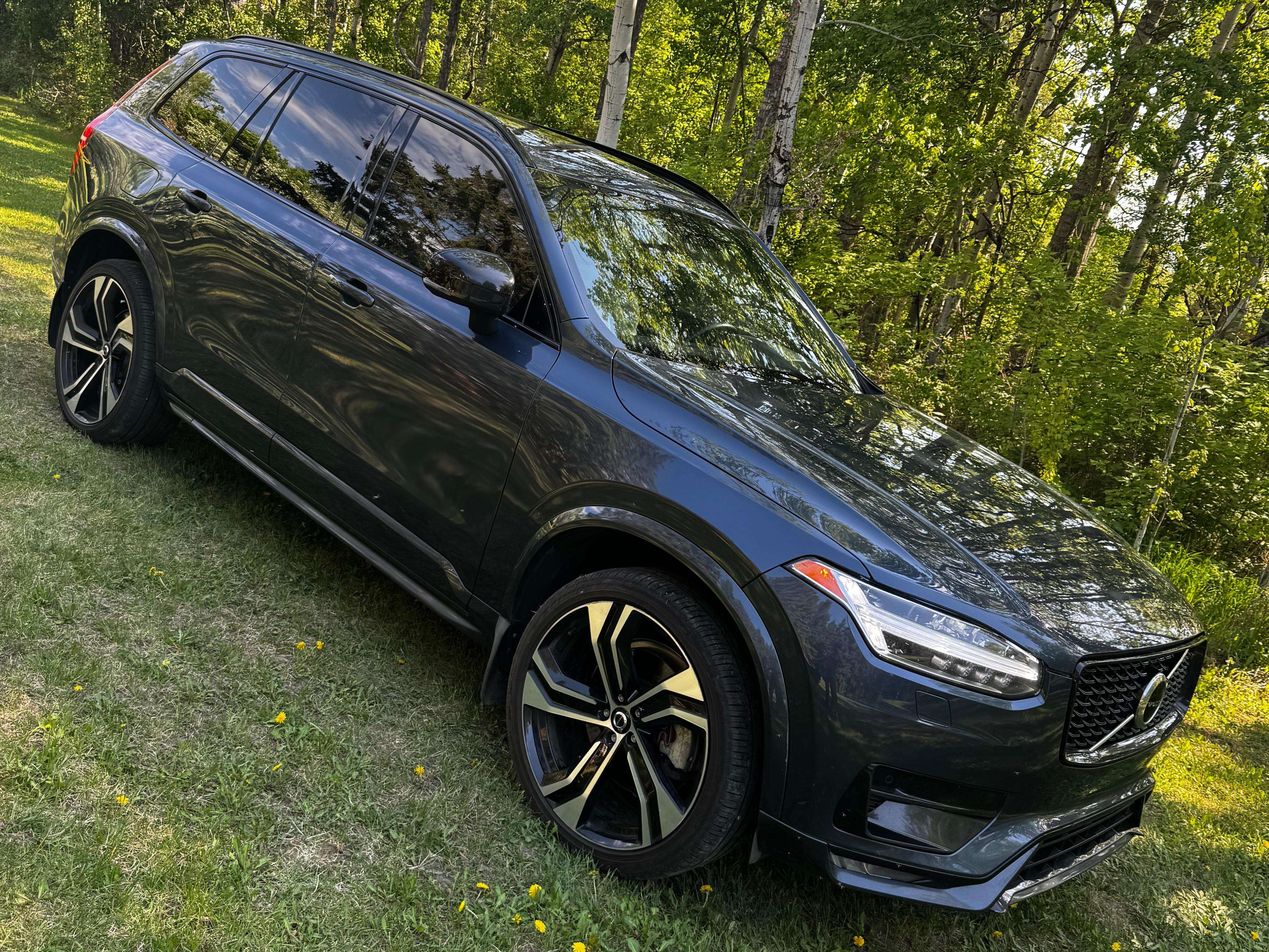 2021 Volvo XC90 R-Design alt 2