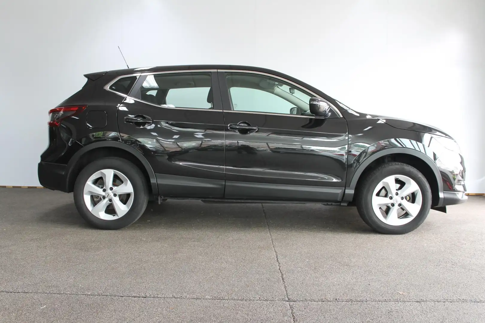 Nissan Qashqai 1.3 DIG-T Acenta|Rijklaar prijs|Camera|Carplay Zwart - 2
