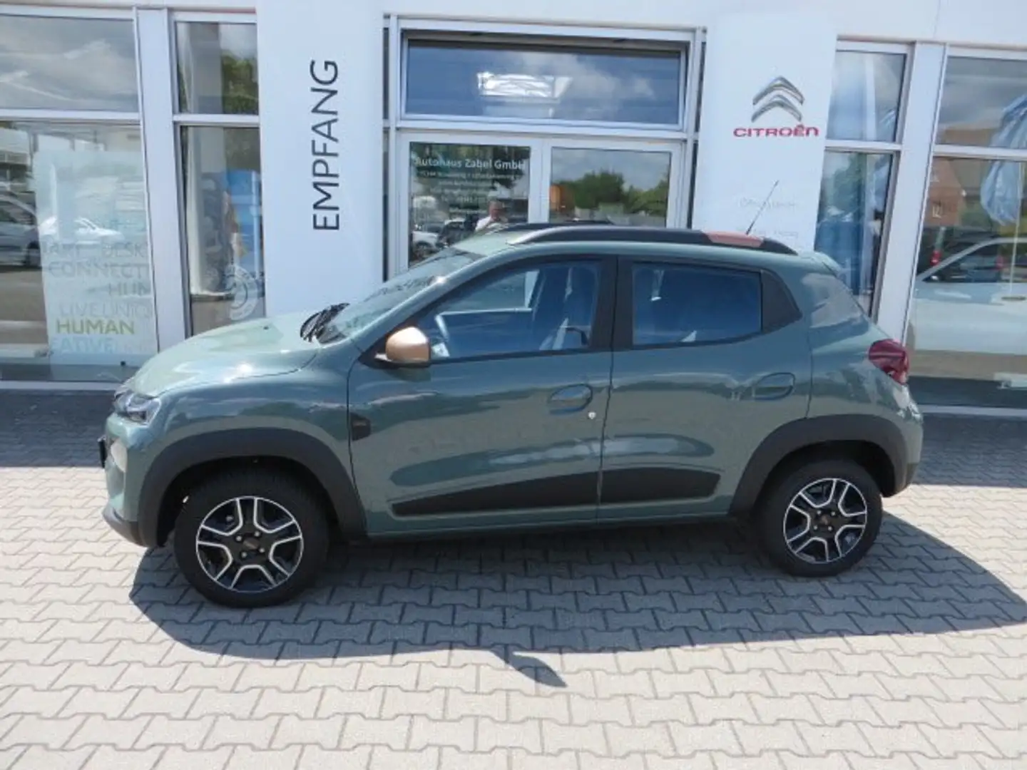 Dacia Spring Extreme Grün - 2
