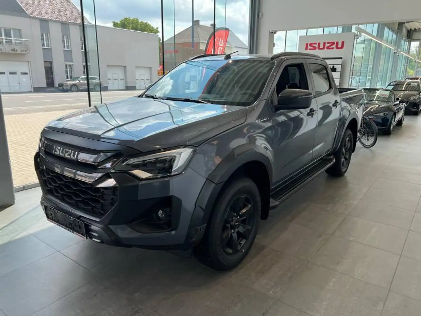 Isuzu D-Max V-CROSS Gris - 1