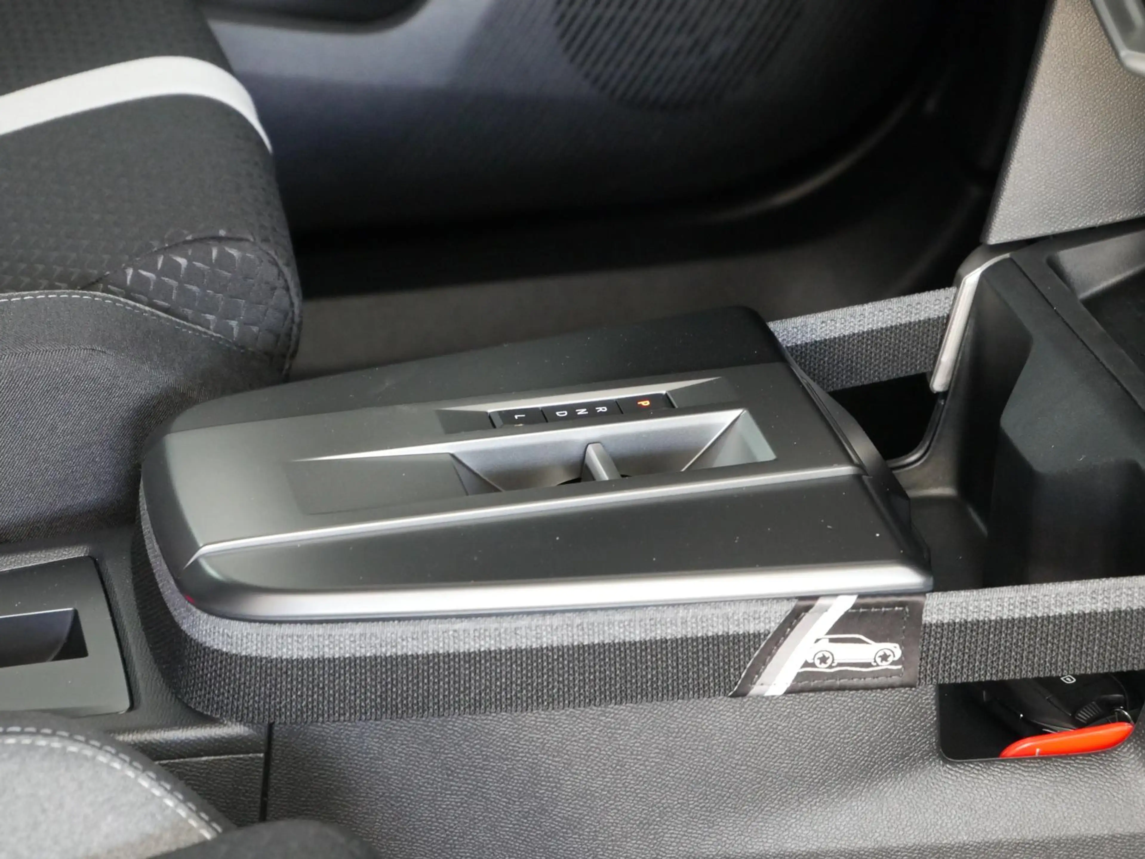 Opel Frontera GS Hybrid AT | SHZ | Navi | Keyless | — photo 8