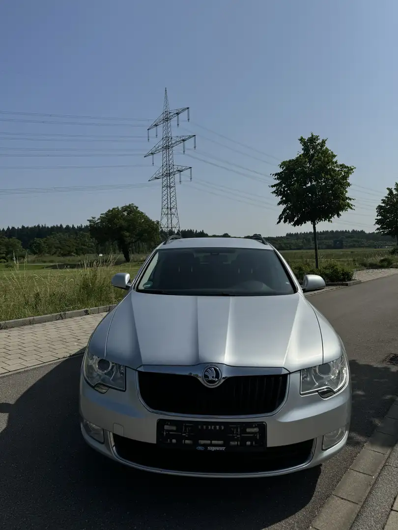 Skoda Superb Combi 2.0 TDI FAMILY Grigio - 1
