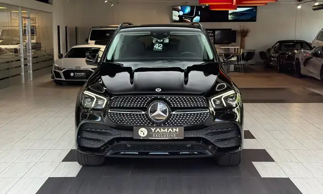 Mercedes-Benz GLE view 3