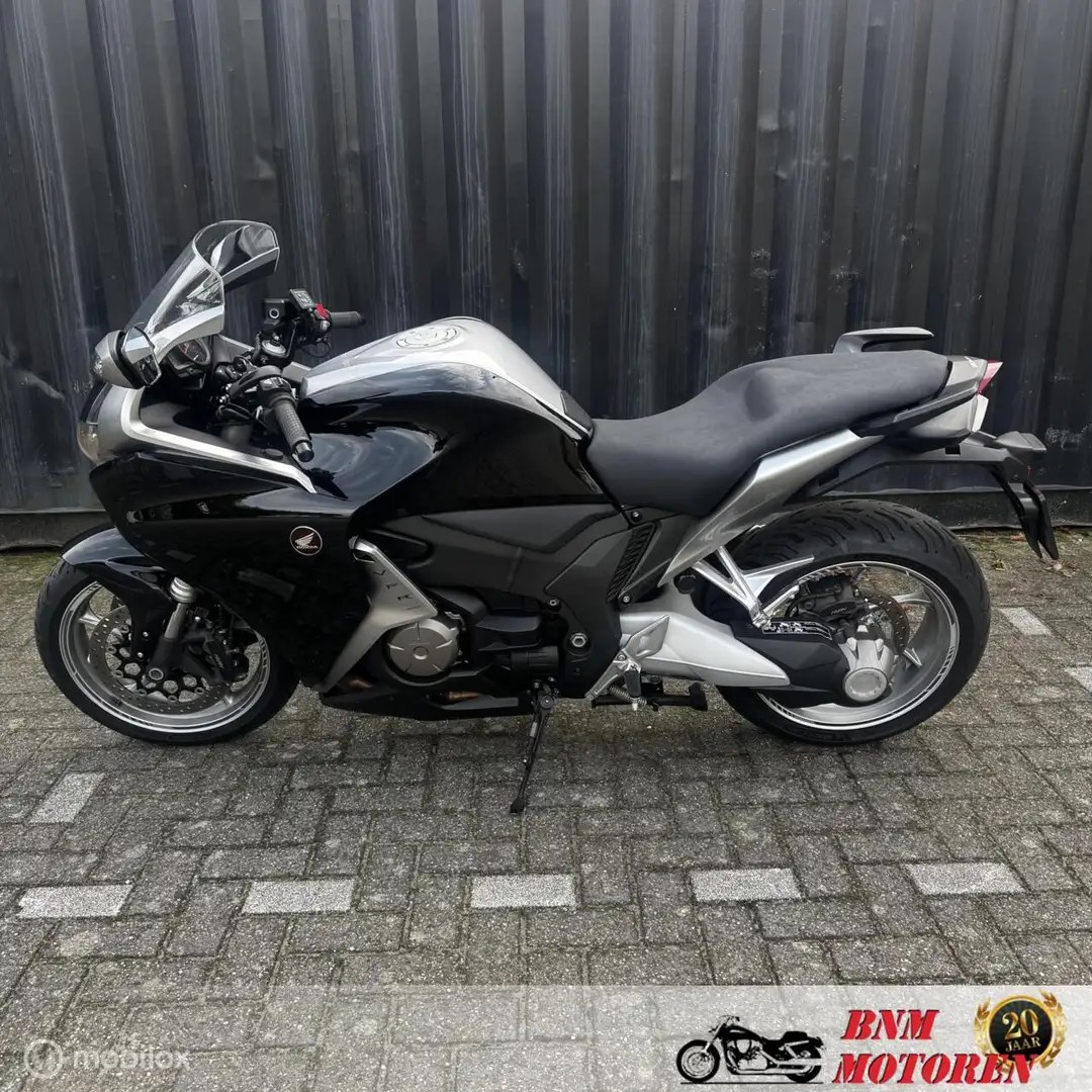 Honda VFR 1200 F DCT ABS Zwart - 2