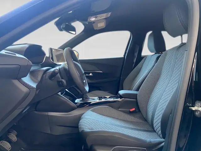 Peugeot 2008 view 7