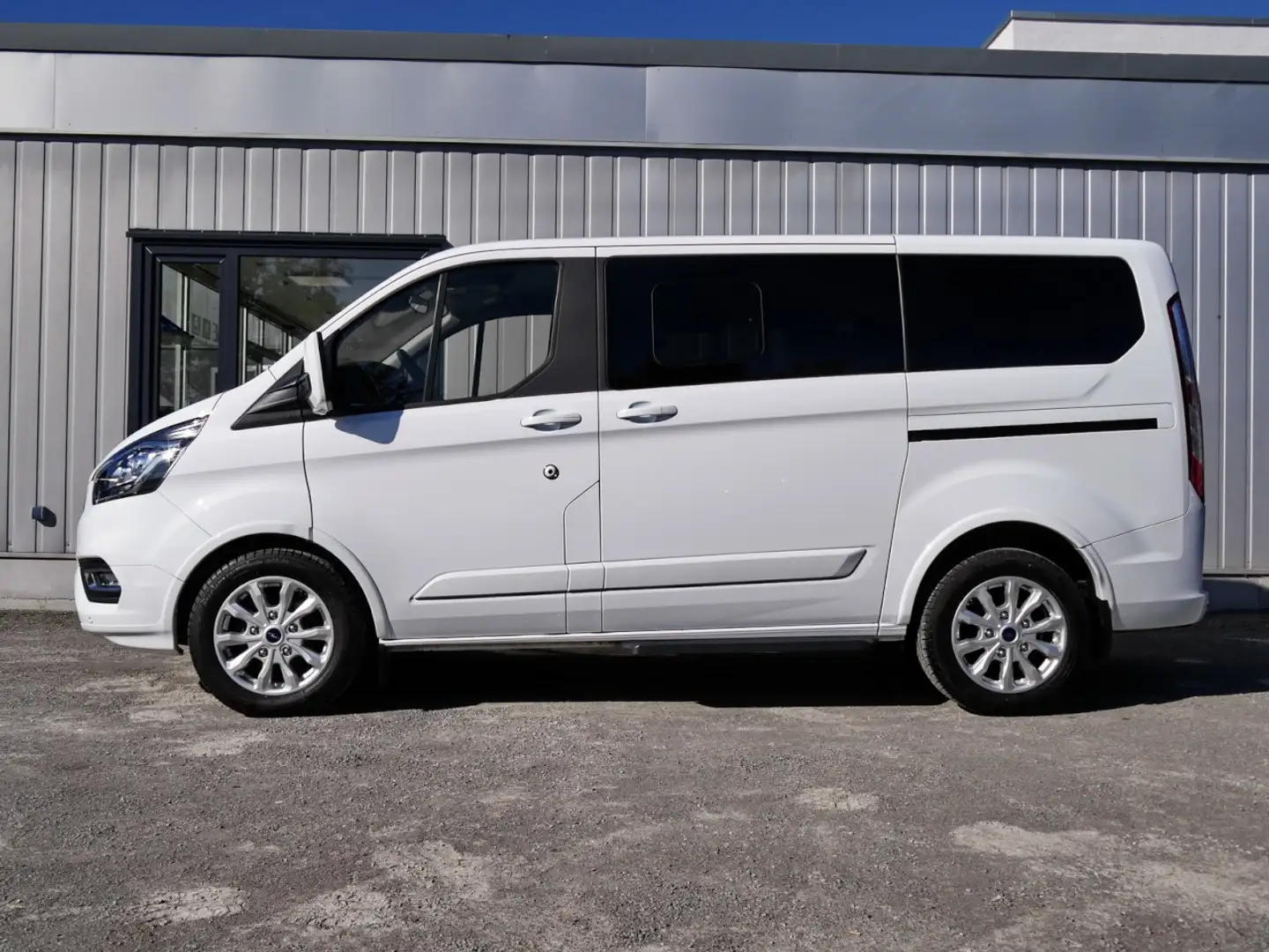 Ford Tourneo Custom Titanium L1 8-Sitzer+AHK Klima Navi Einparkhilfe White - 2