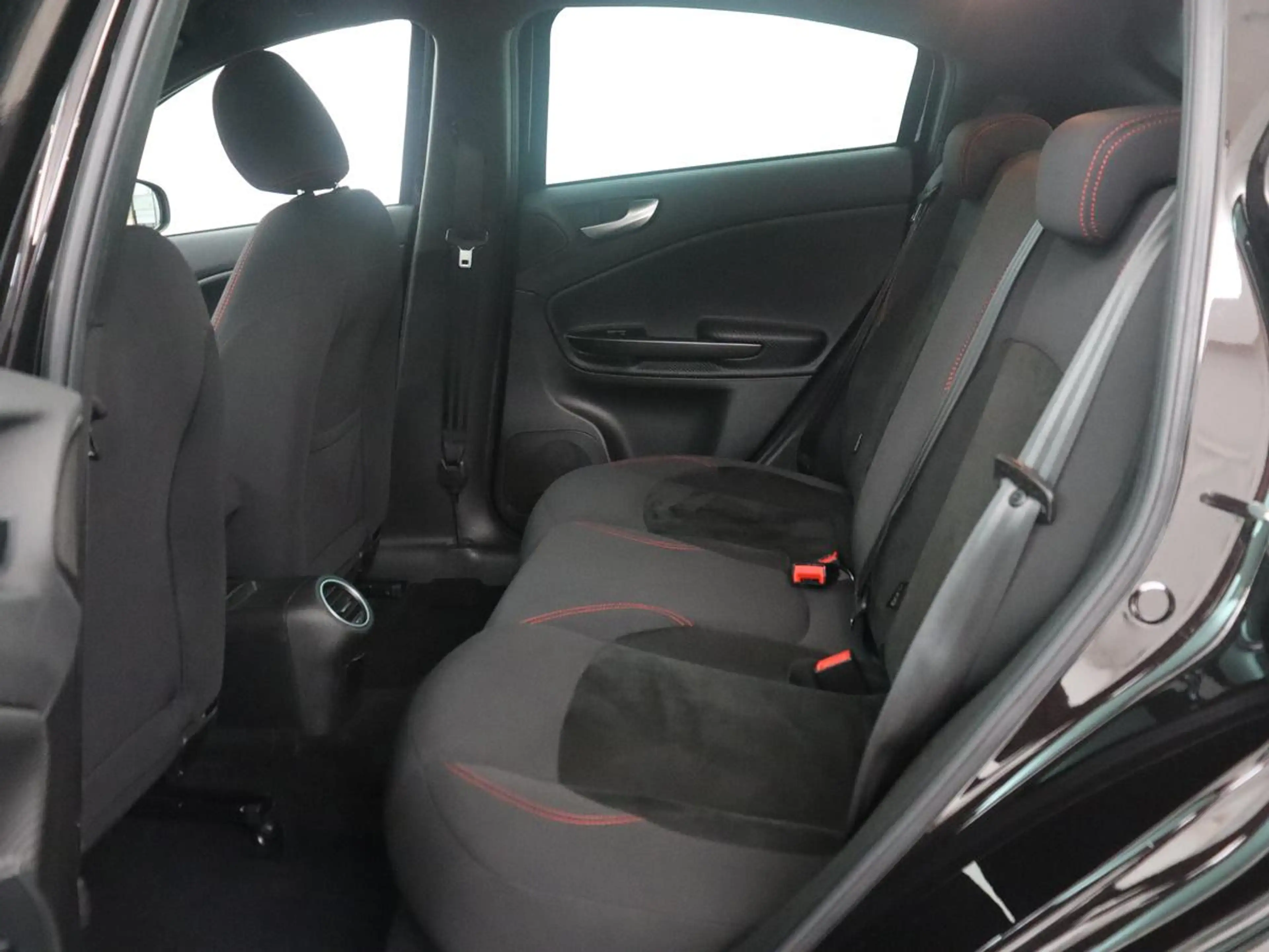 Alfa Romeo Giulietta 1.4 T Sprint | Automaat | Airco | Navigatie | — photo 5