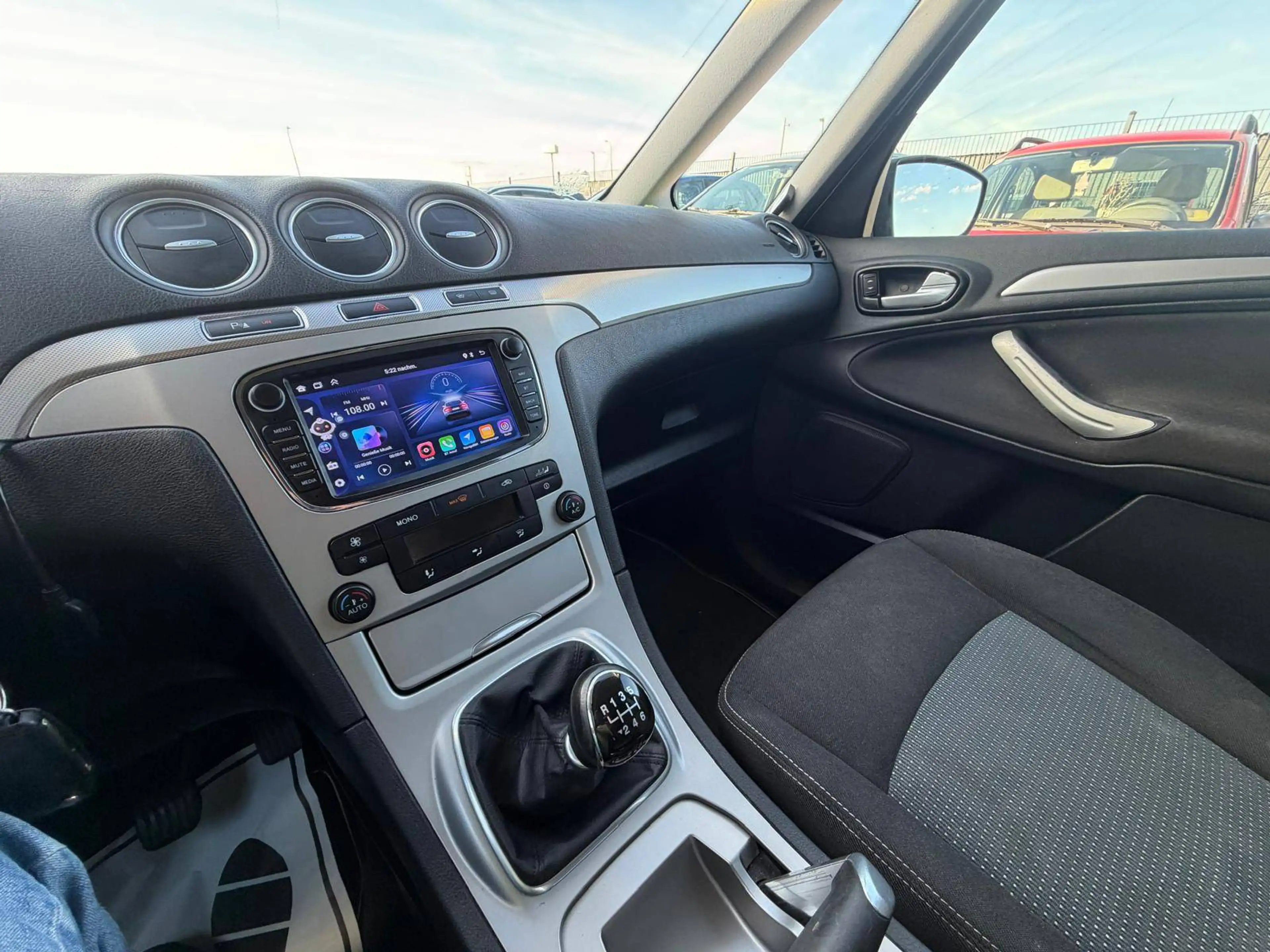 Ford Galaxy Business — photo 13