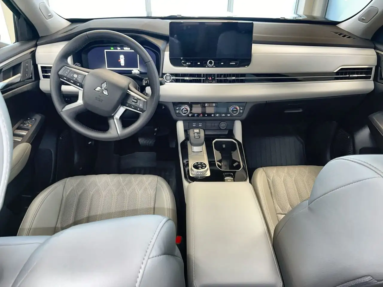 Mitsubishi Outlander снимка Mitsubishi Outlander