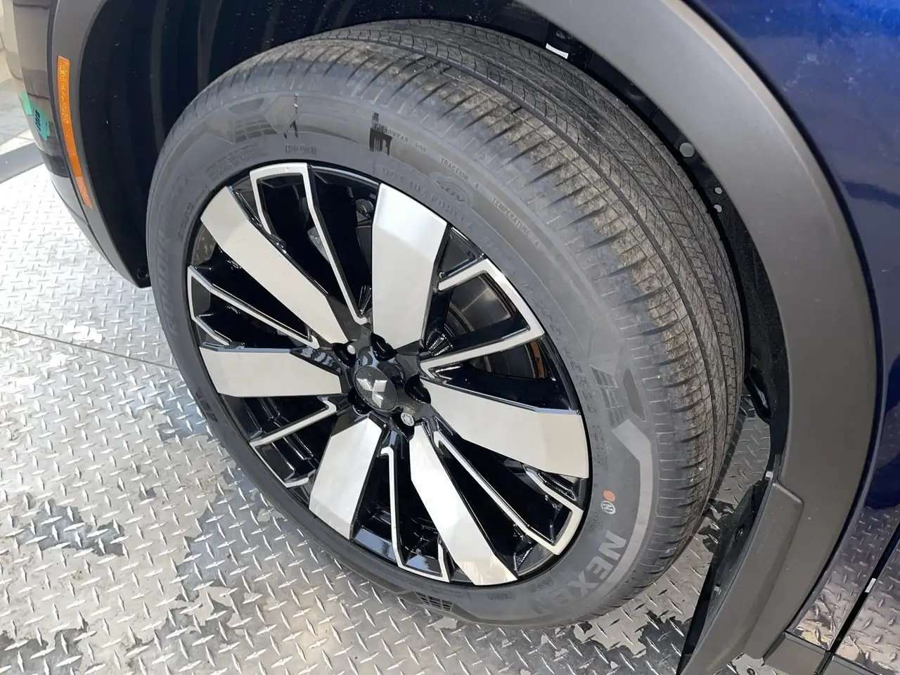 Mitsubishi Outlander снимка Mitsubishi Outlander