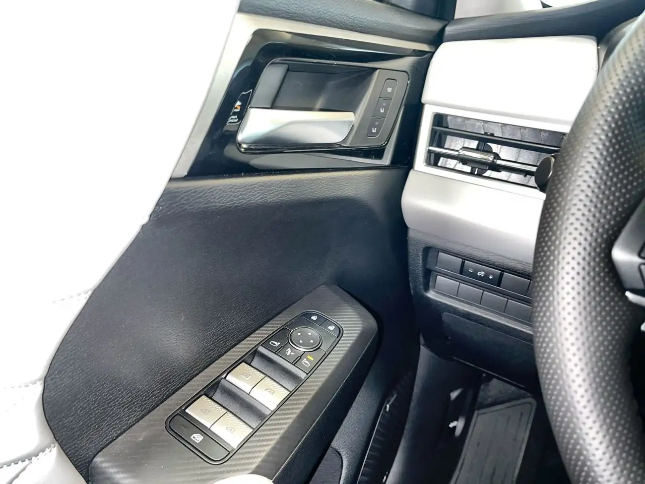 Mitsubishi Outlander снимка Mitsubishi Outlander