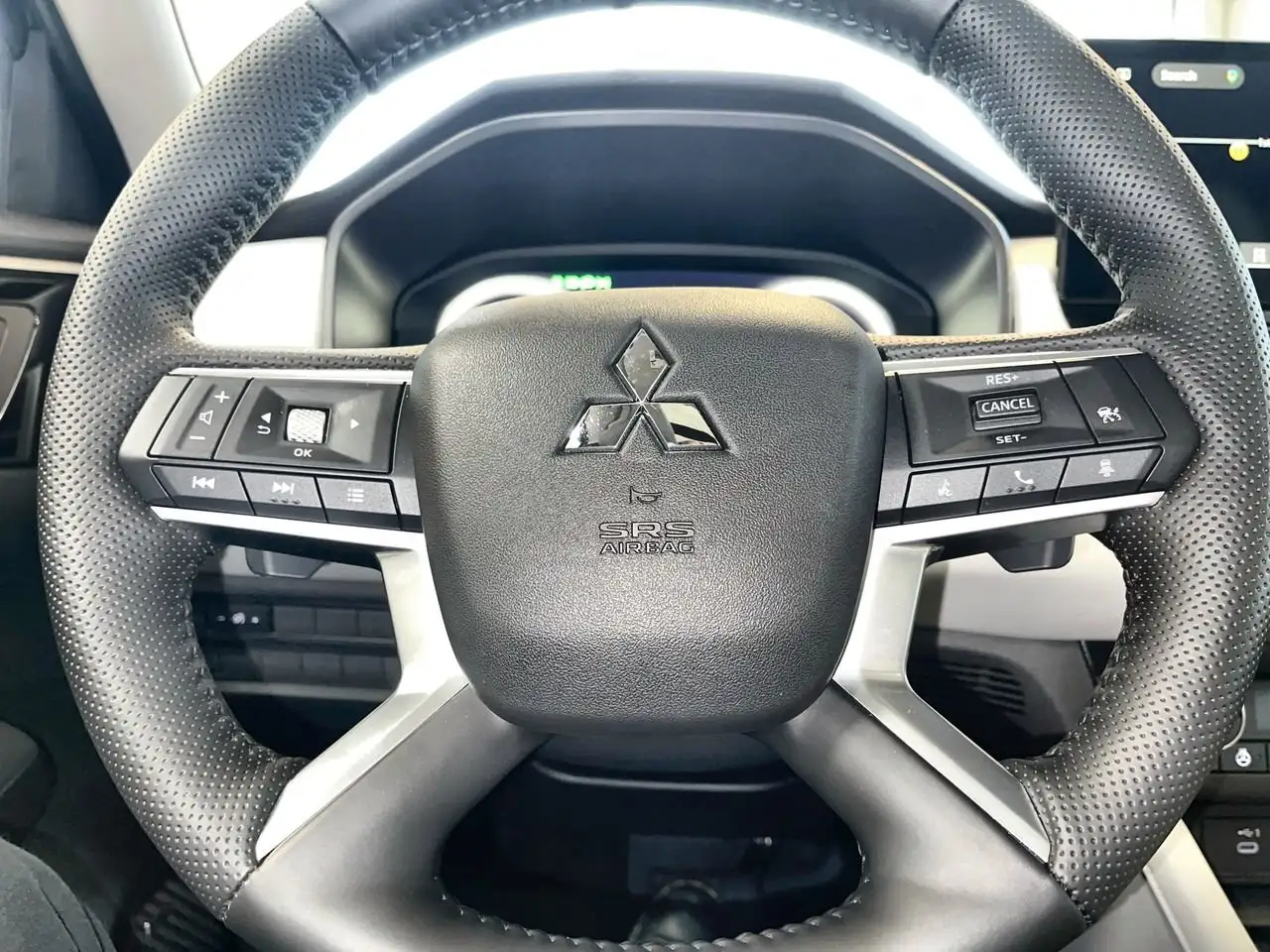 Mitsubishi Outlander снимка Mitsubishi Outlander