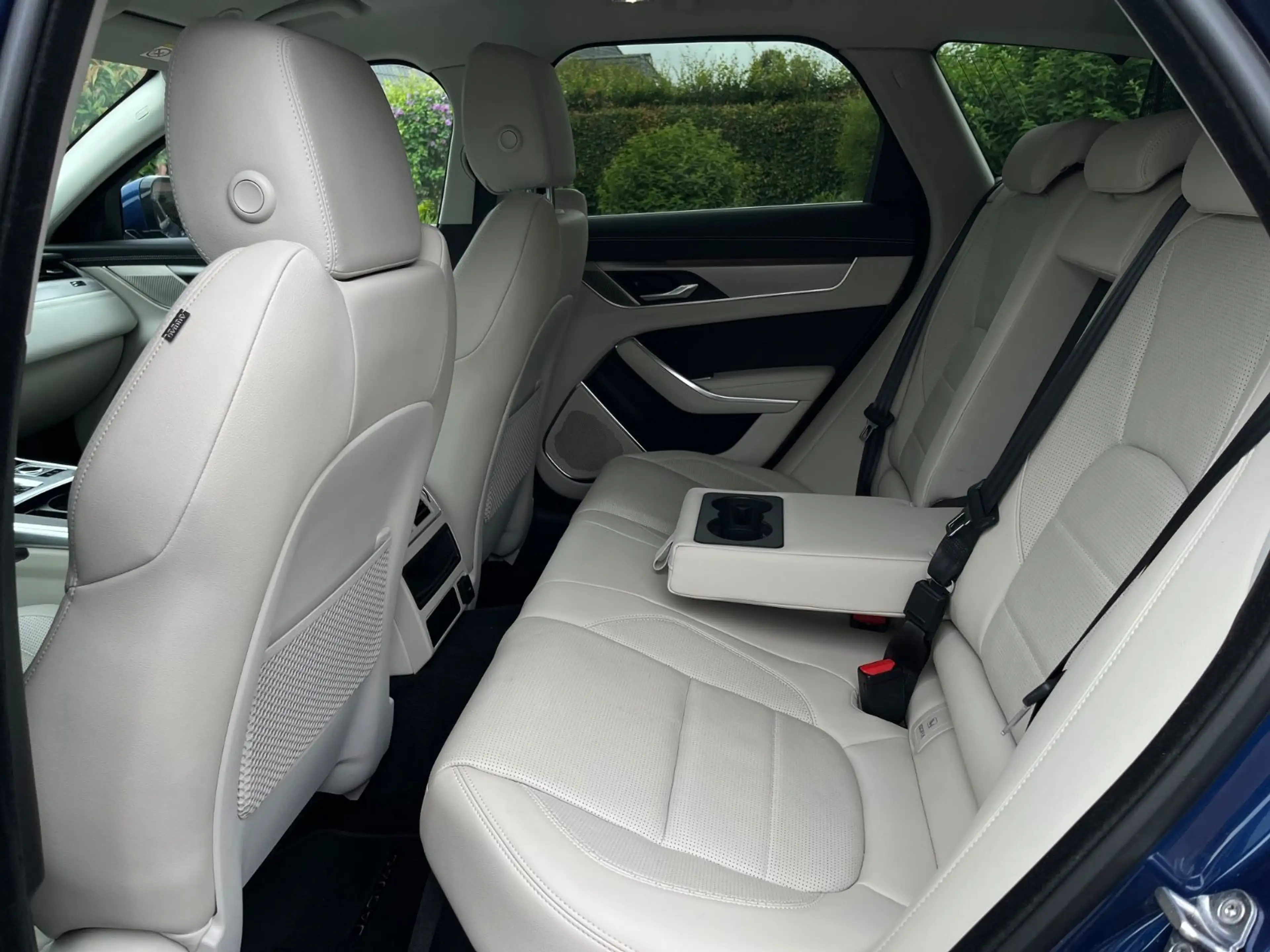 Jaguar XF Sportbrake R-Dynamic SE AWD LED 1.Hand !!!! — photo 13