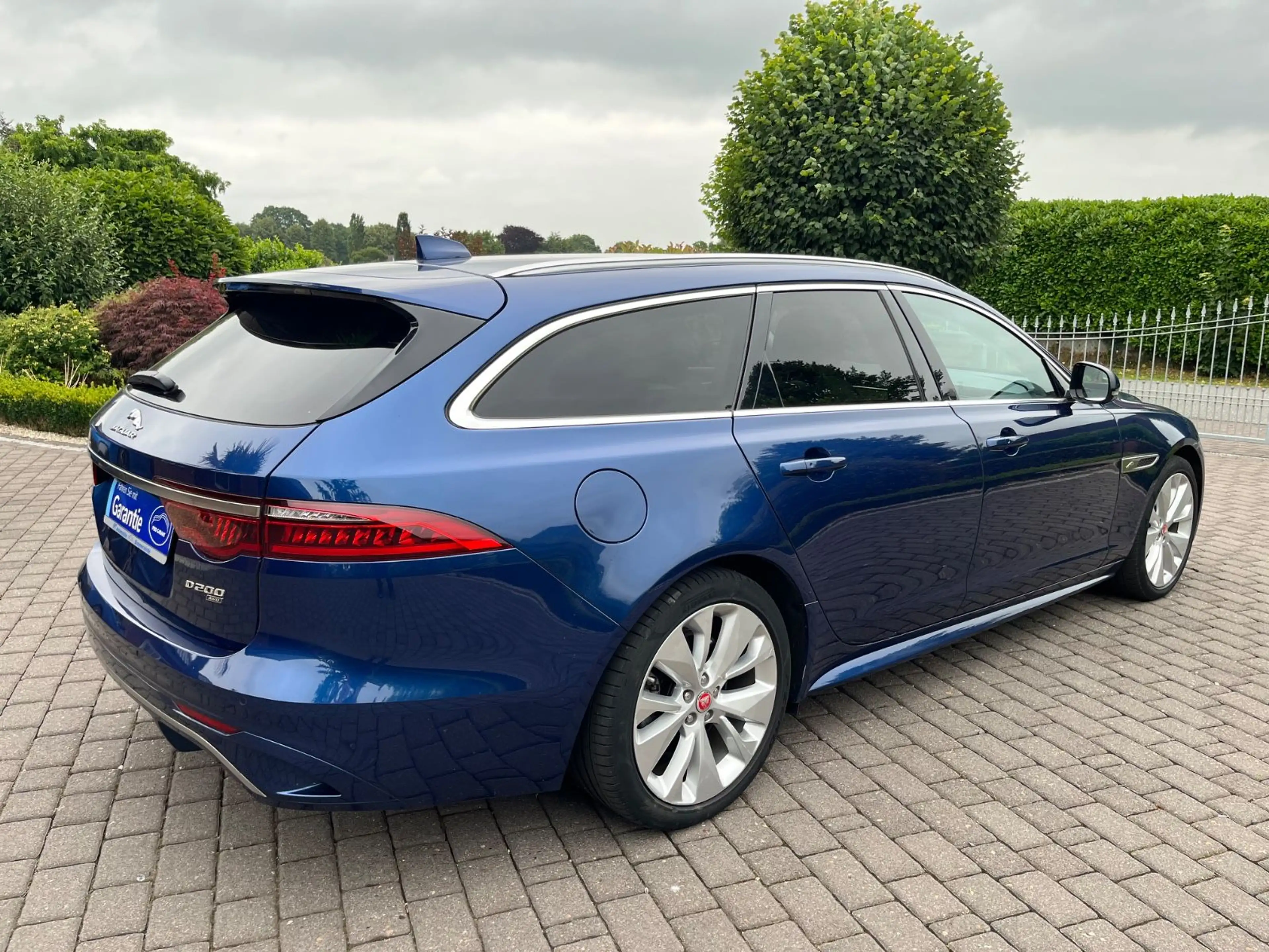 Jaguar XF Sportbrake R-Dynamic SE AWD LED 1.Hand !!!! — photo 4