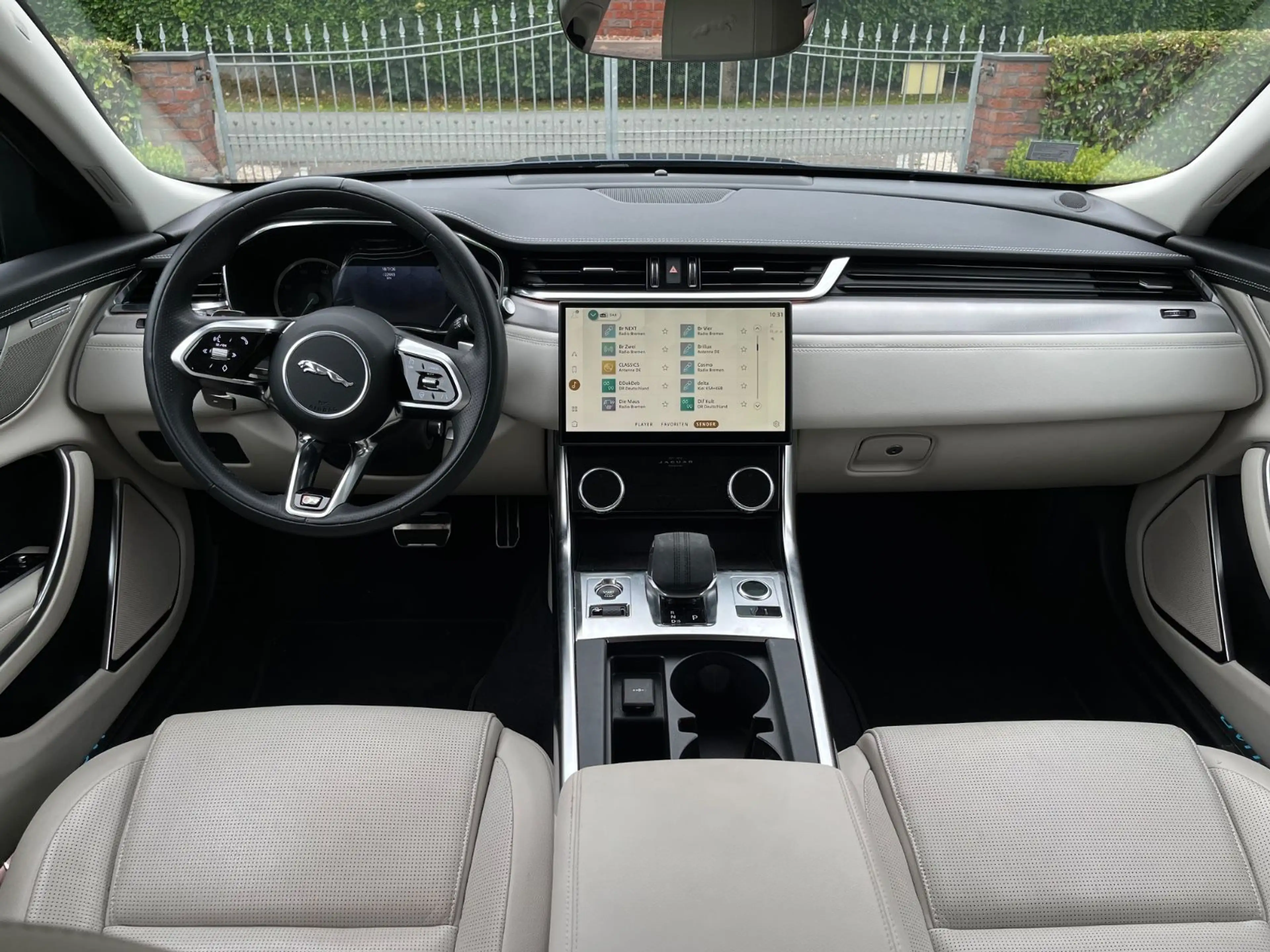 Jaguar XF Sportbrake R-Dynamic SE AWD LED 1.Hand !!!! — photo 12